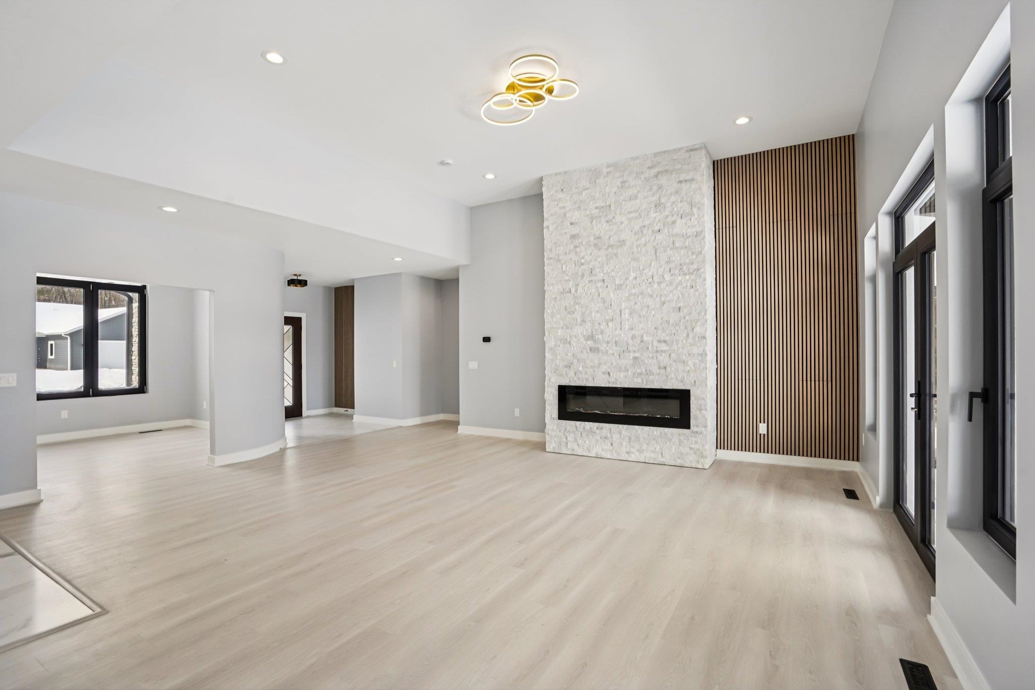 320 Oakbrook Drive