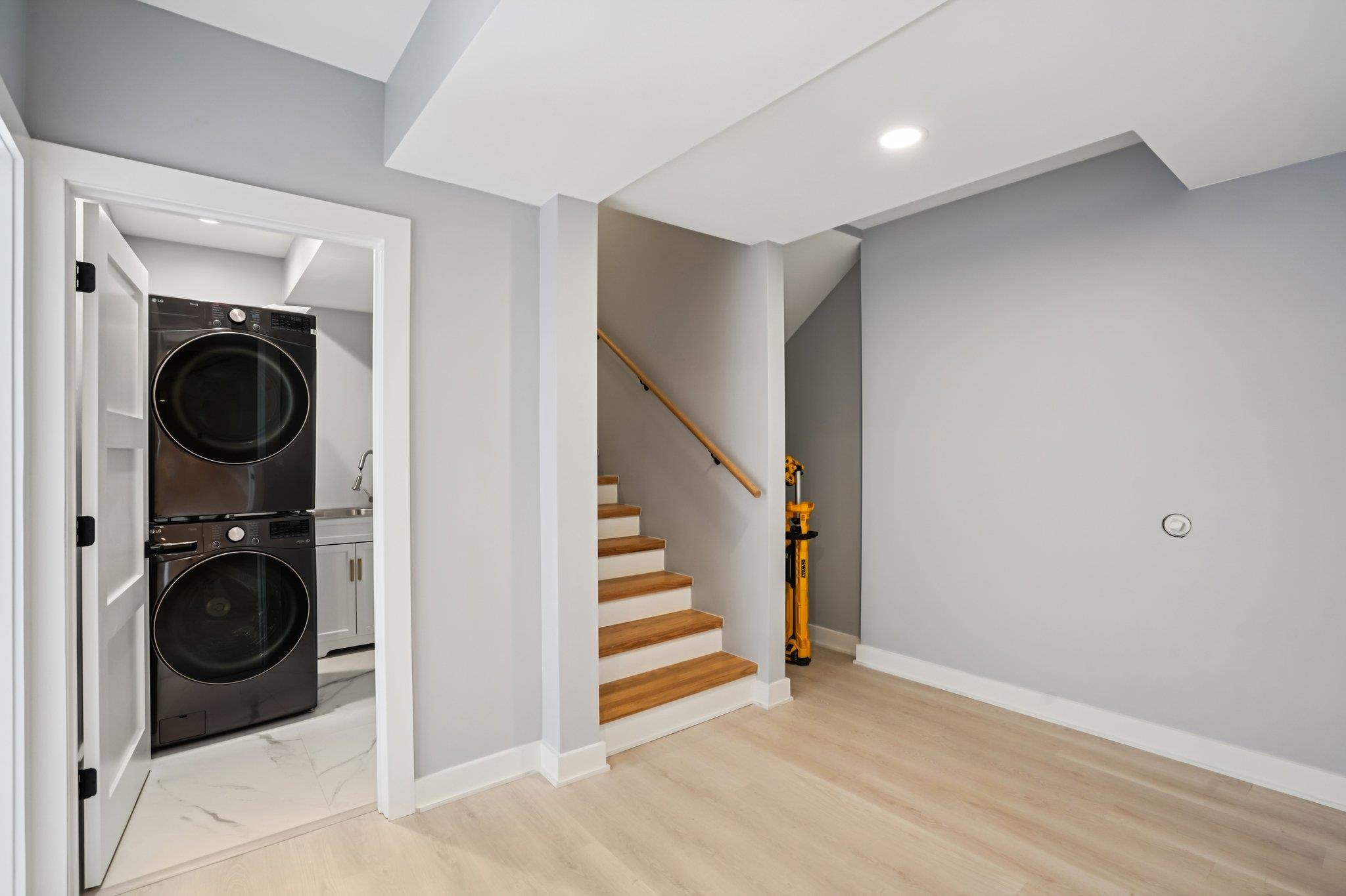320 Oakbrook Drive