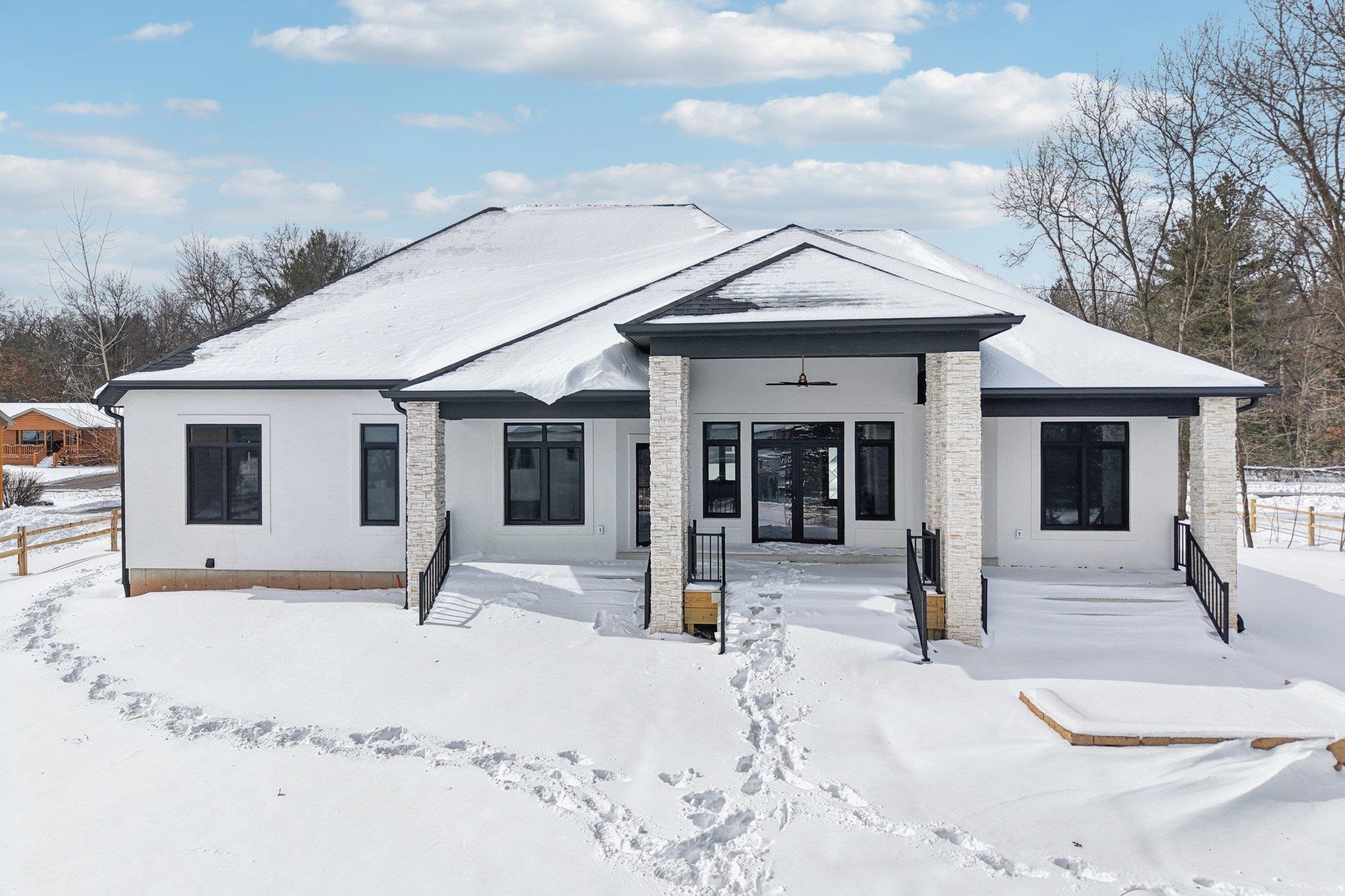 320 Oakbrook Drive
