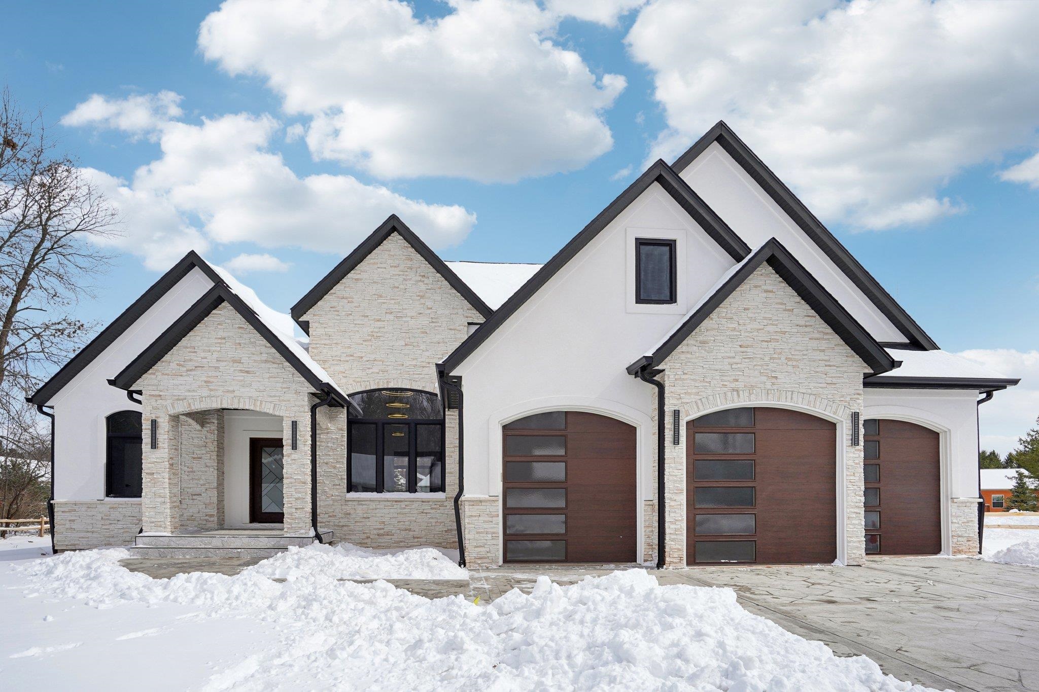 320 Oakbrook Drive
