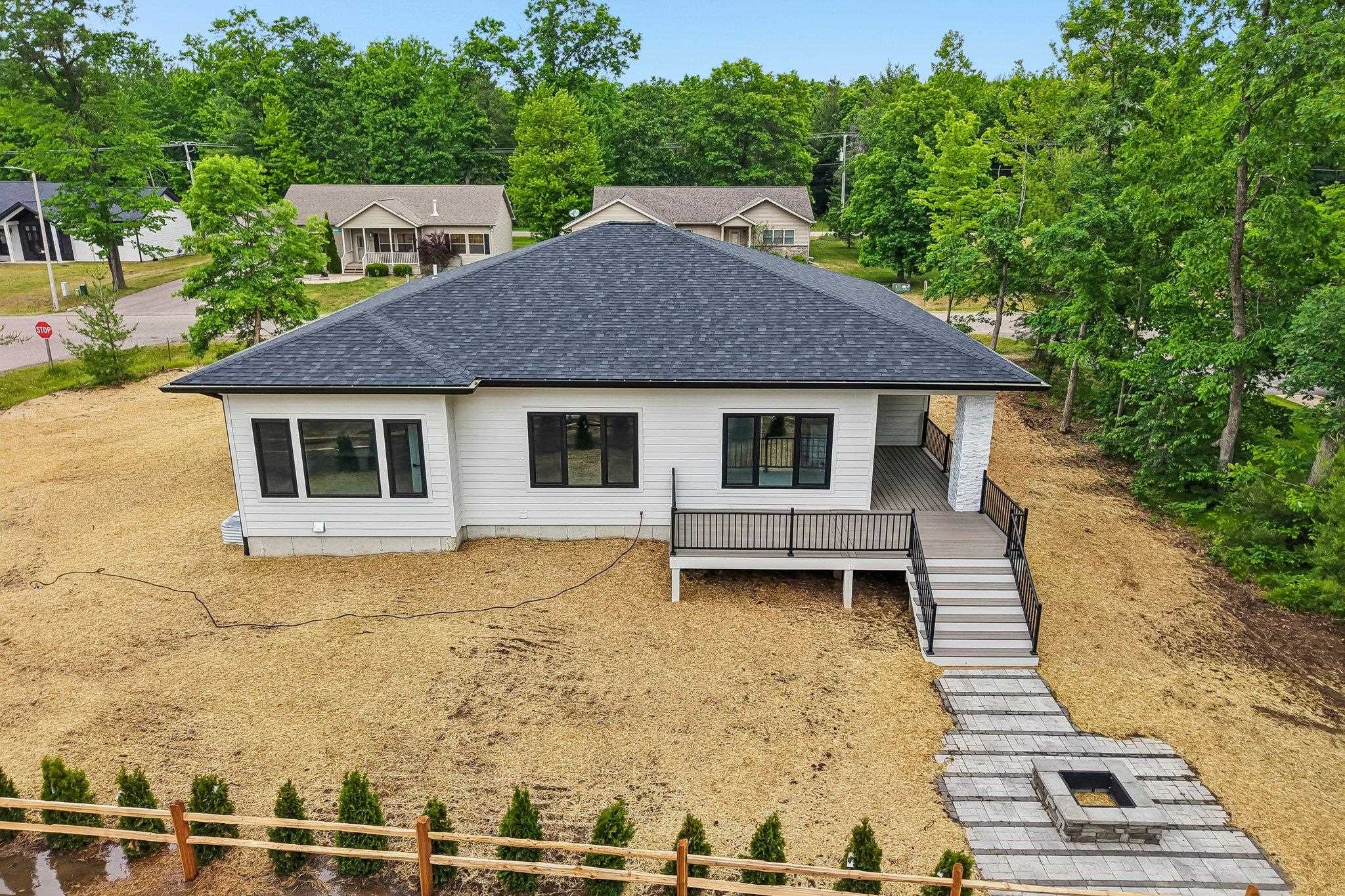 386 Oakbrook Drive
