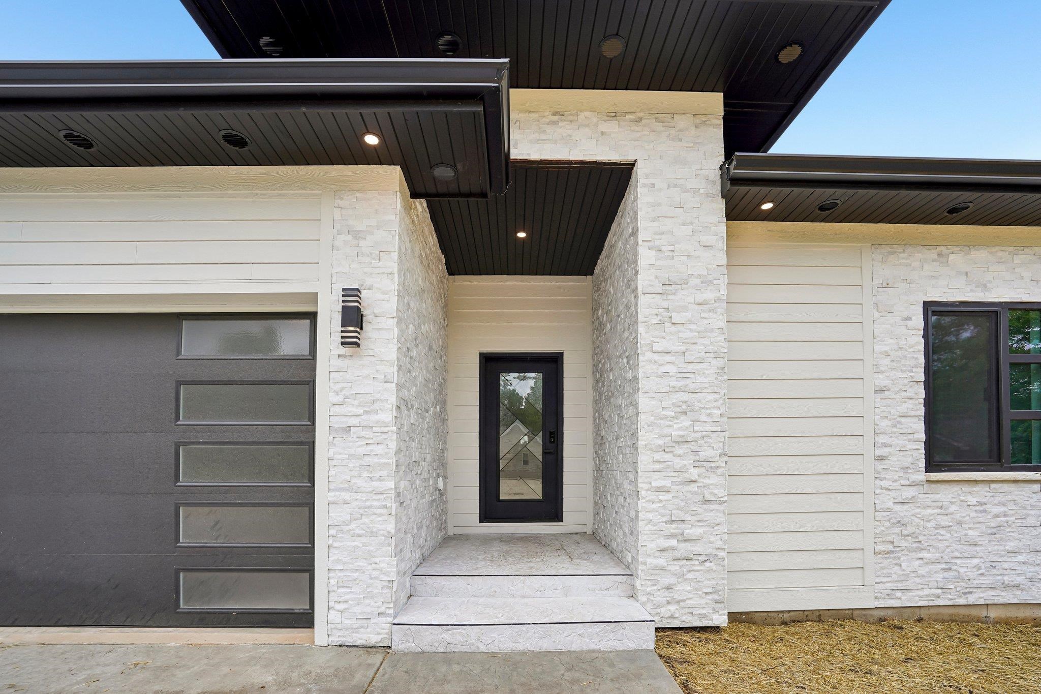 386 Oakbrook Drive