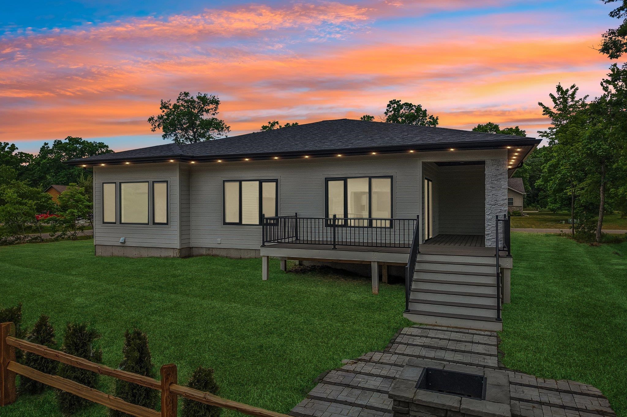 386 Oakbrook Drive