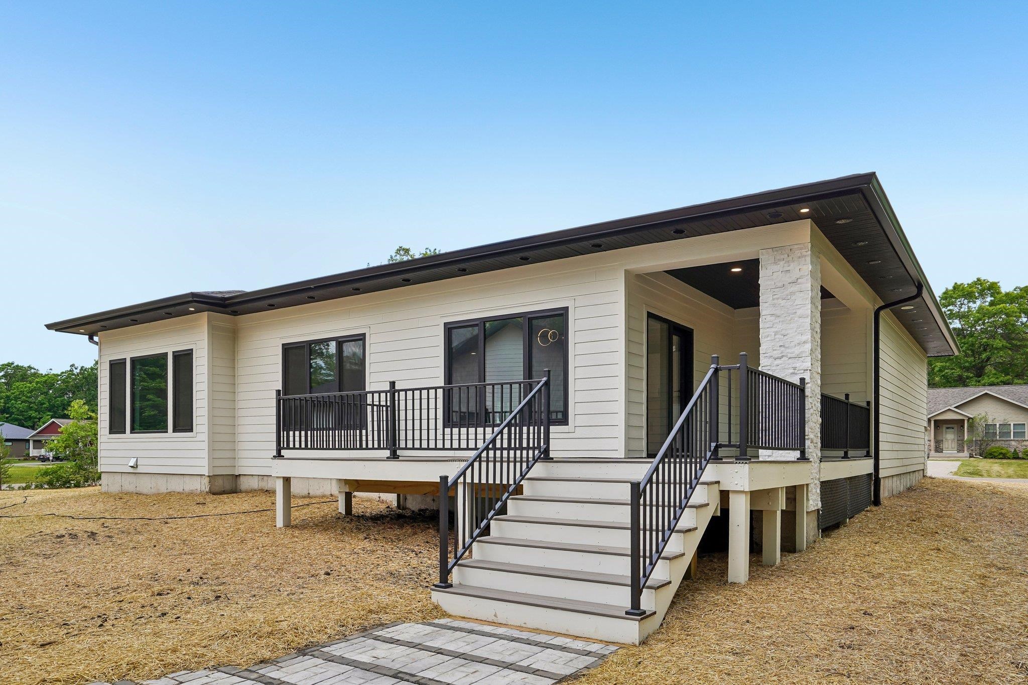 386 Oakbrook Drive