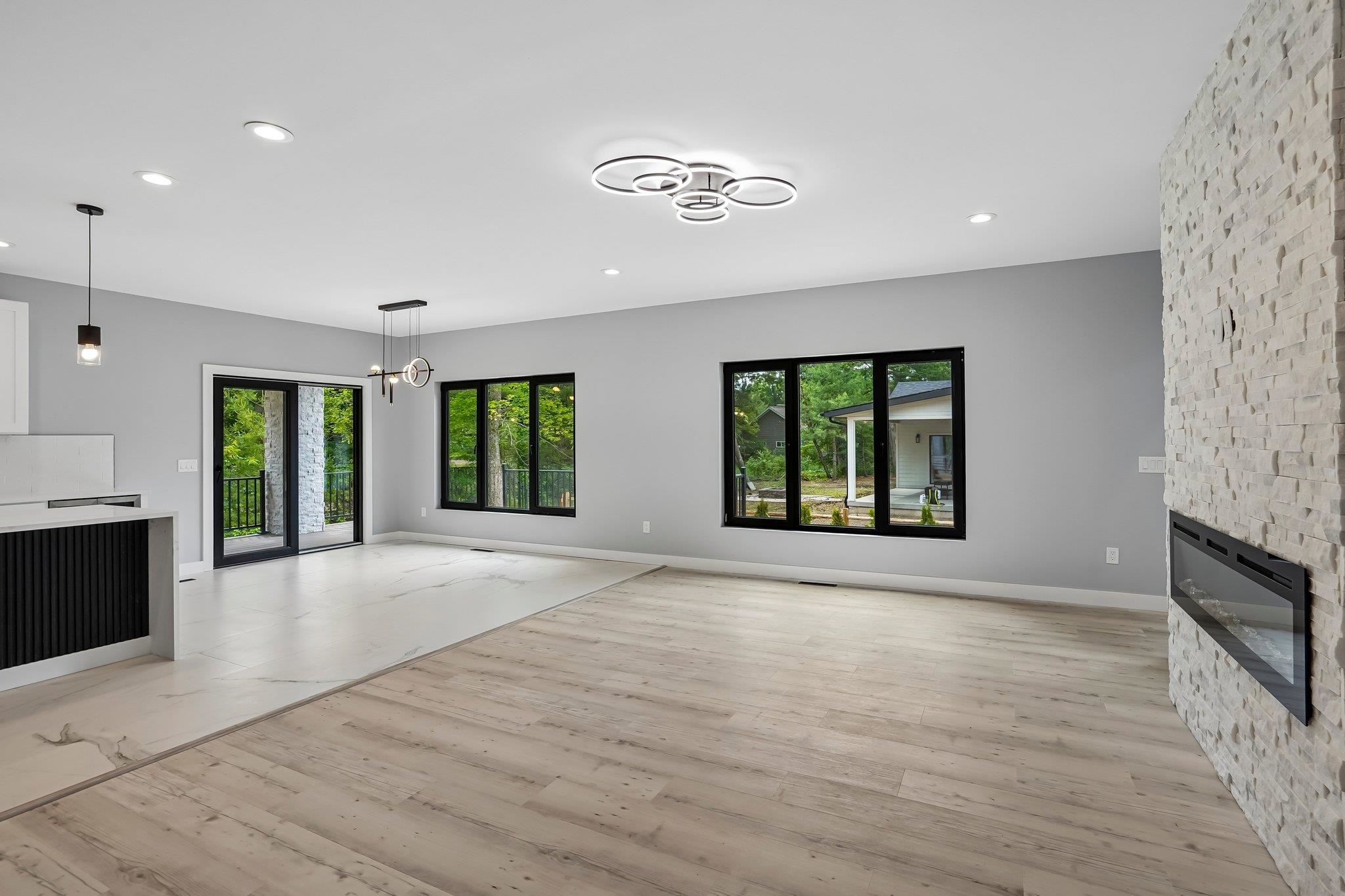 386 Oakbrook Drive