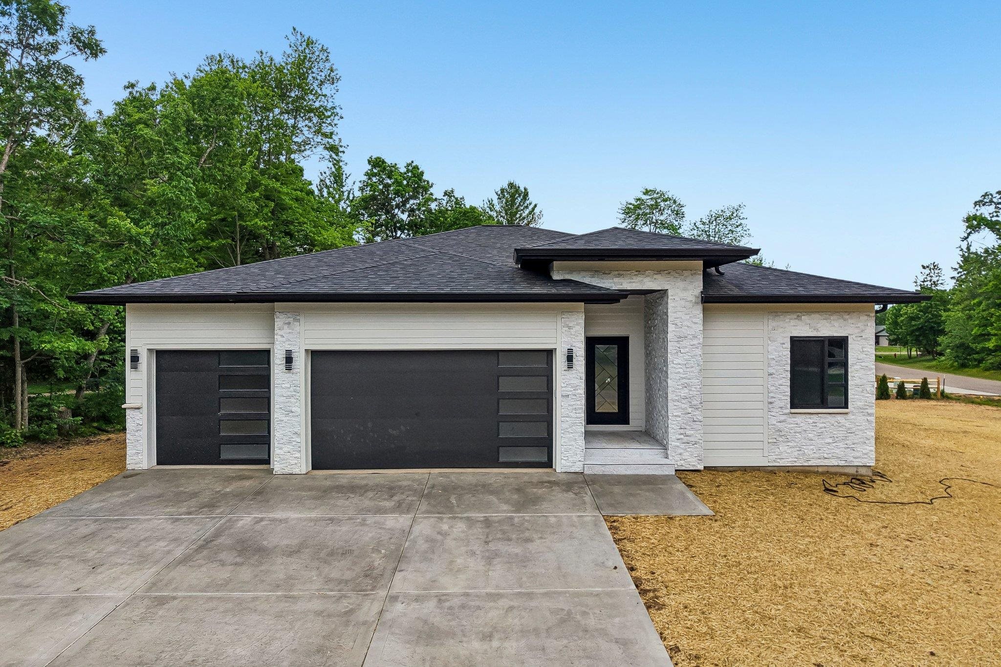 386 Oakbrook Drive