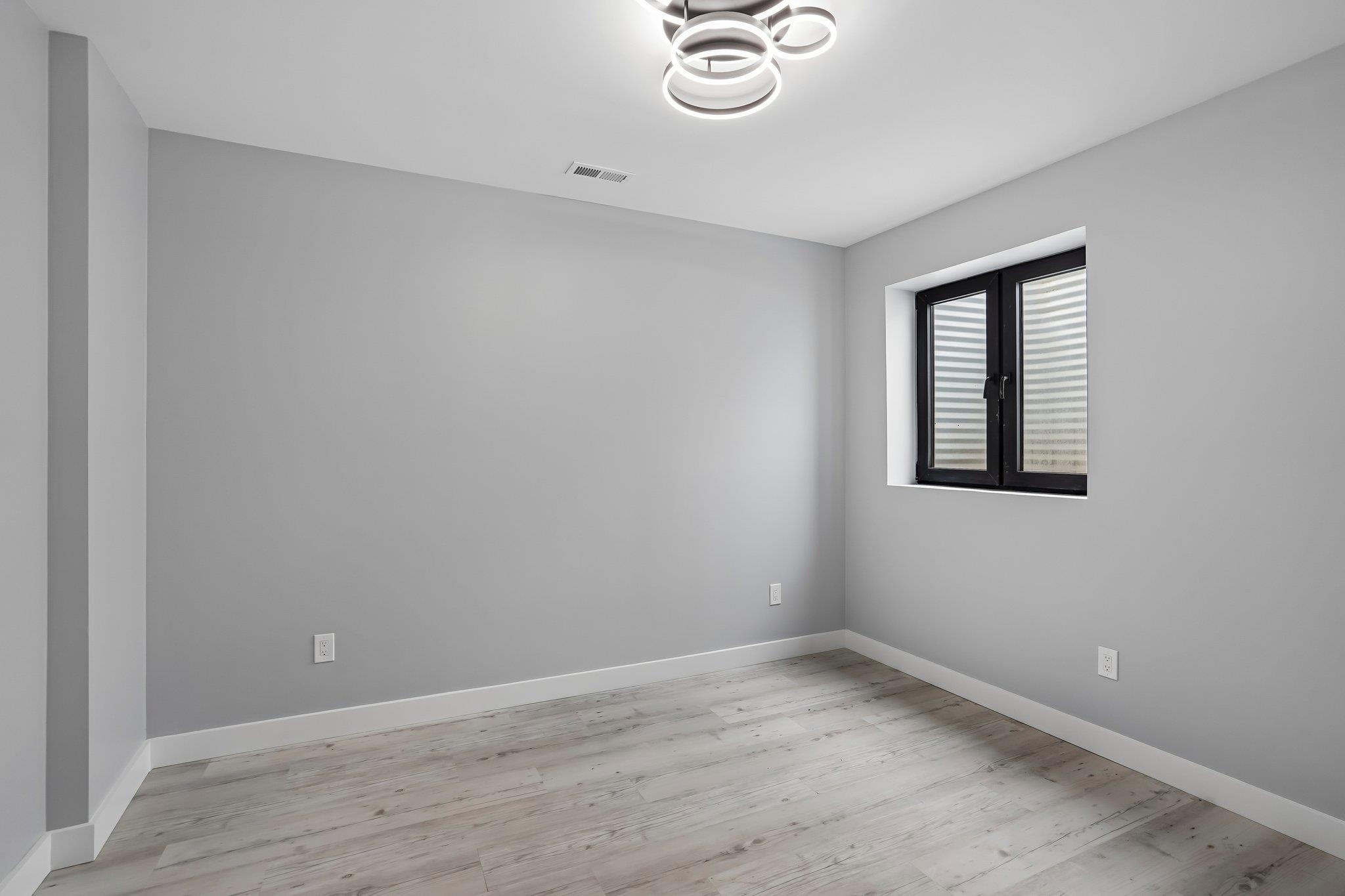 386 Oakbrook Drive