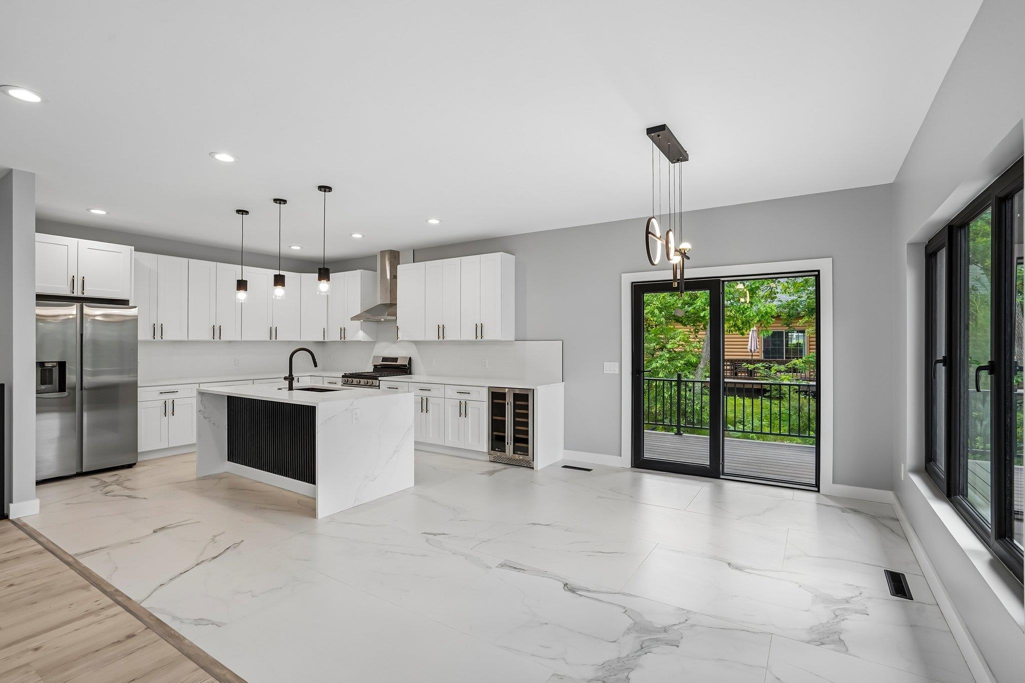 386 Oakbrook Drive