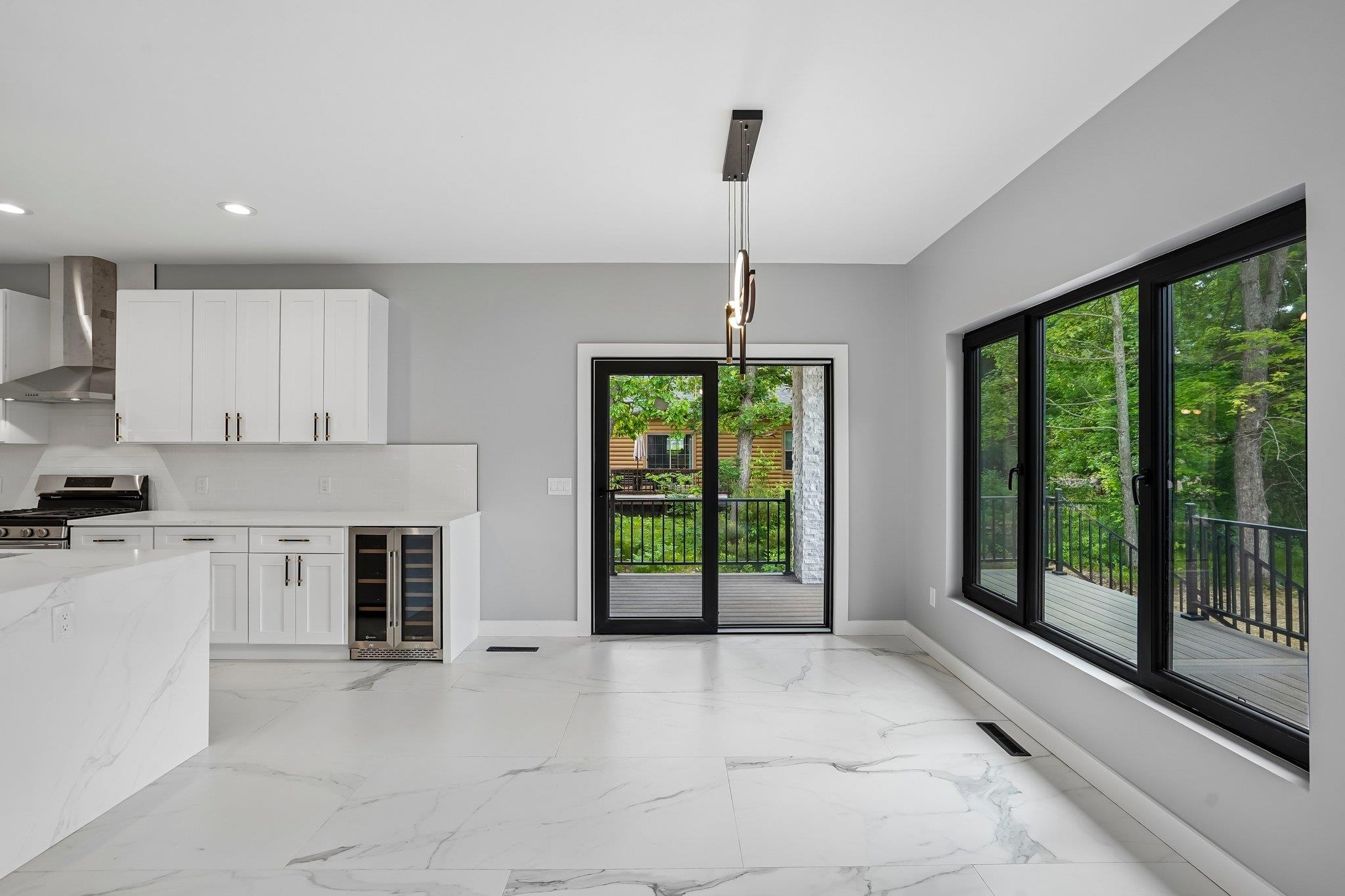 386 Oakbrook Drive