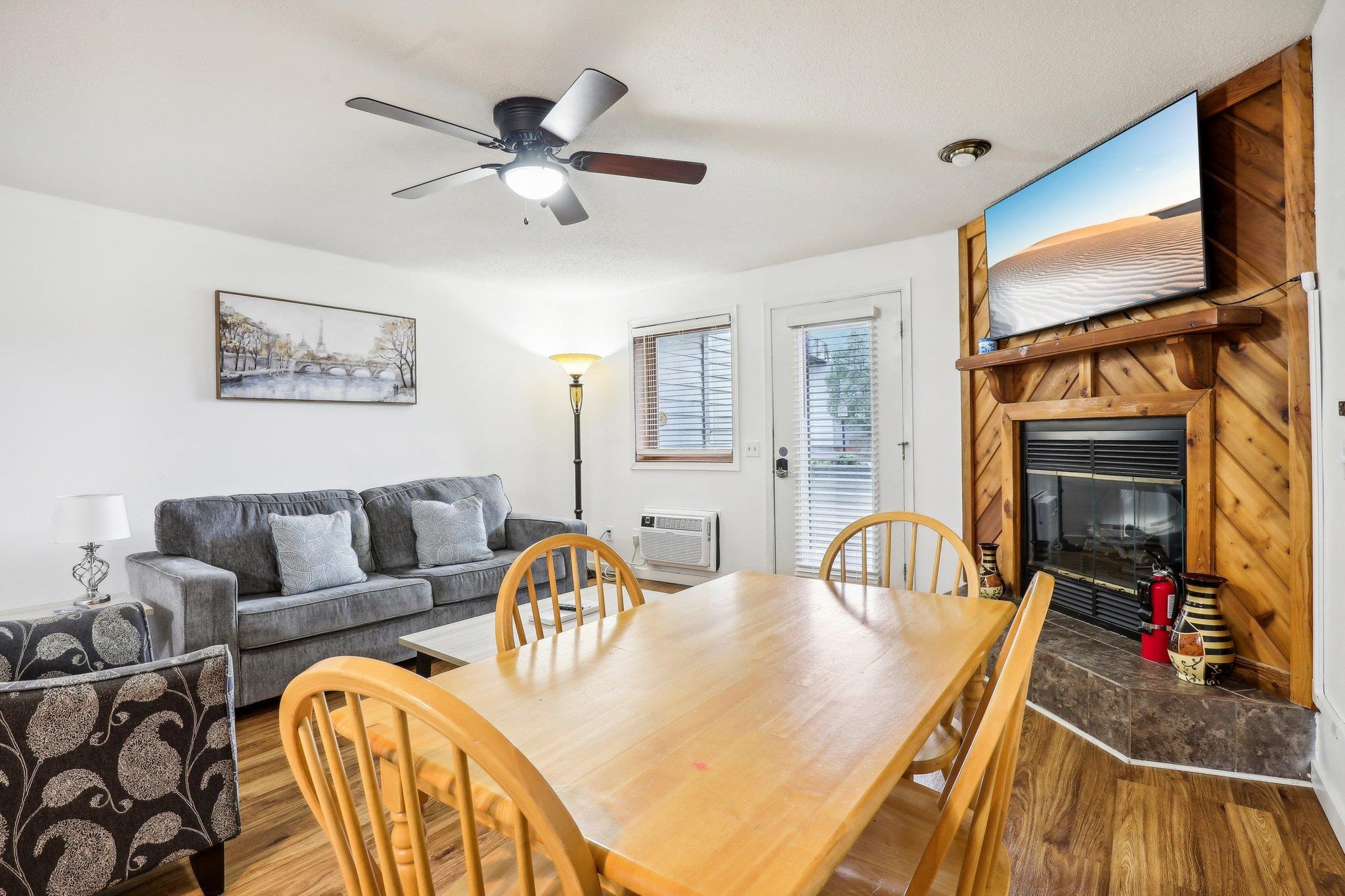 530 E Hiawatha Drive 102