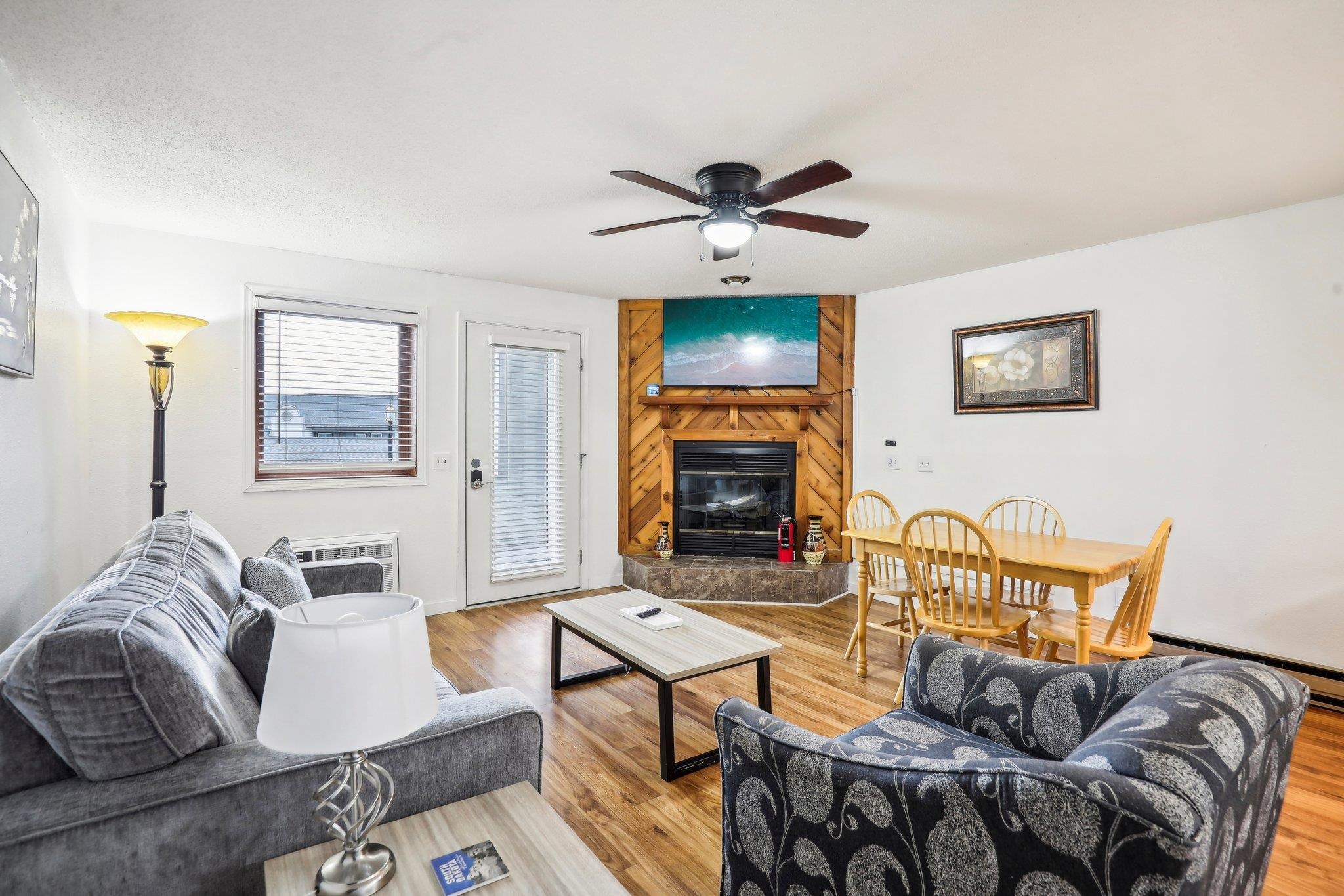 530 E Hiawatha Drive 102