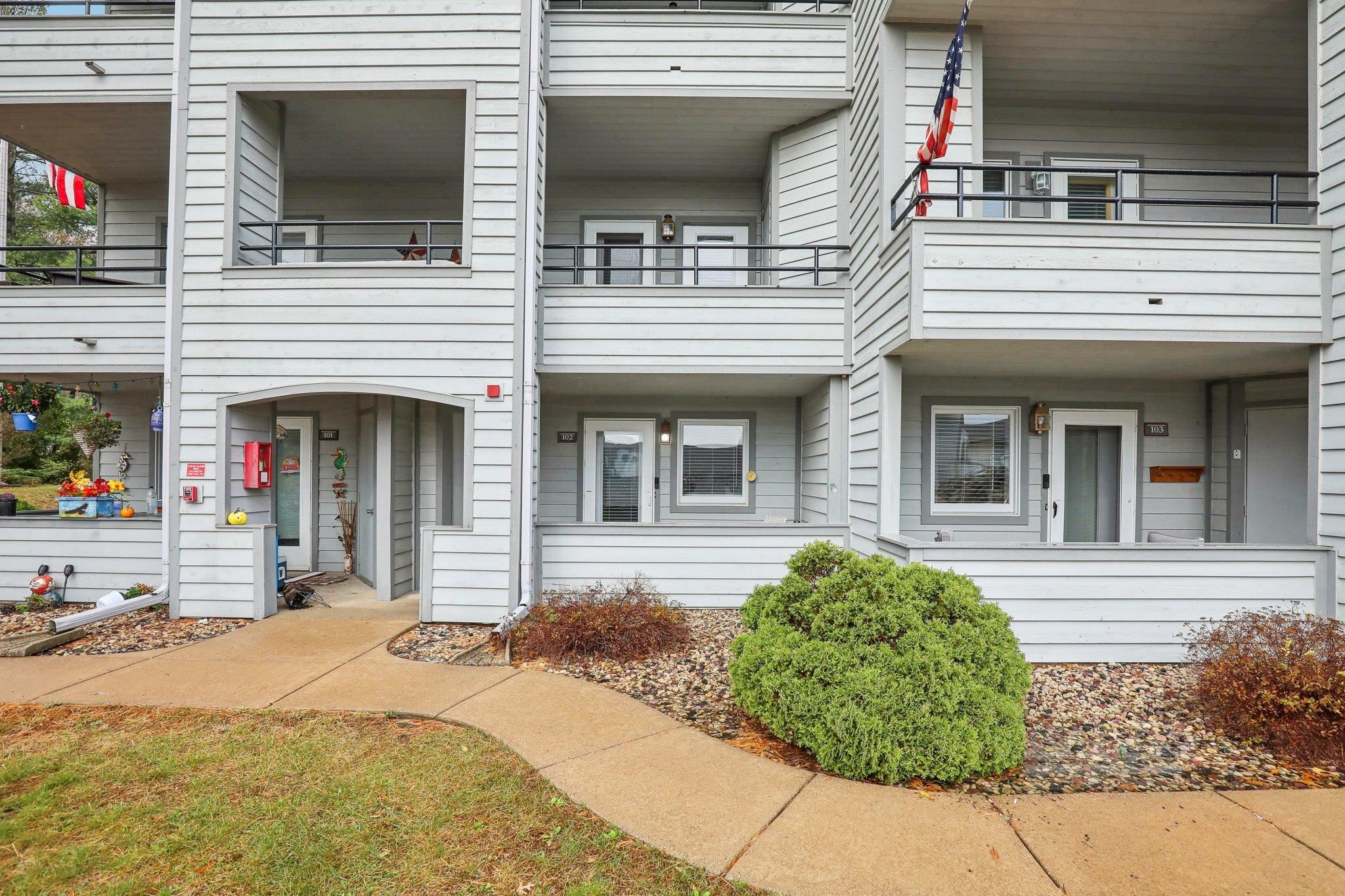 530 E Hiawatha Drive 102