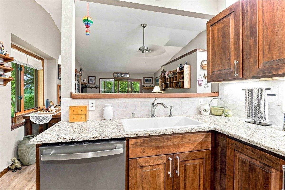 1720 Elizabeth Street Unit: 13