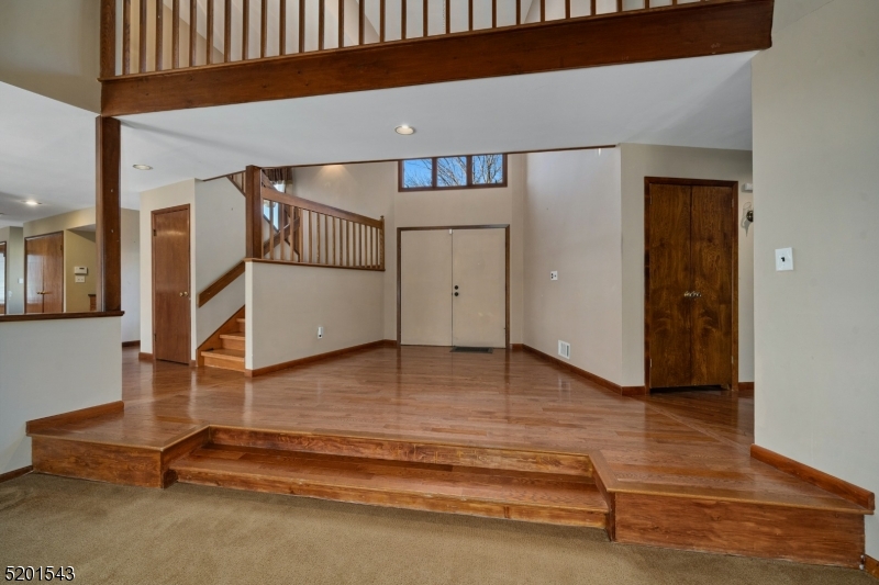 35 Meredith Dr
