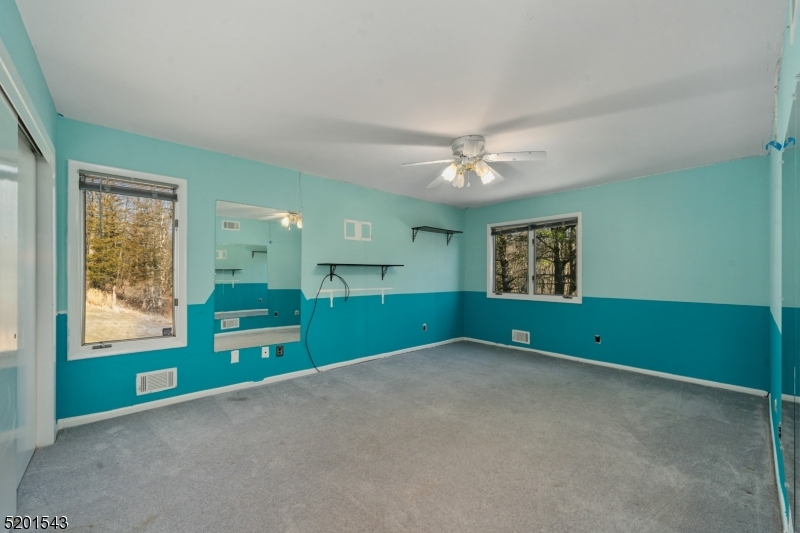 35 Meredith Dr