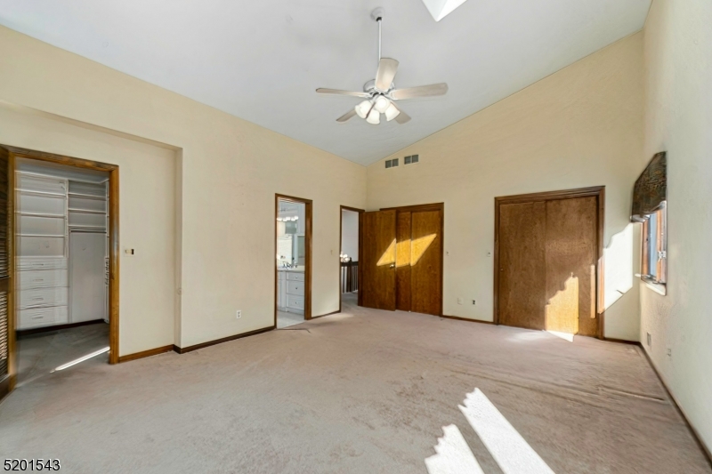 35 Meredith Dr