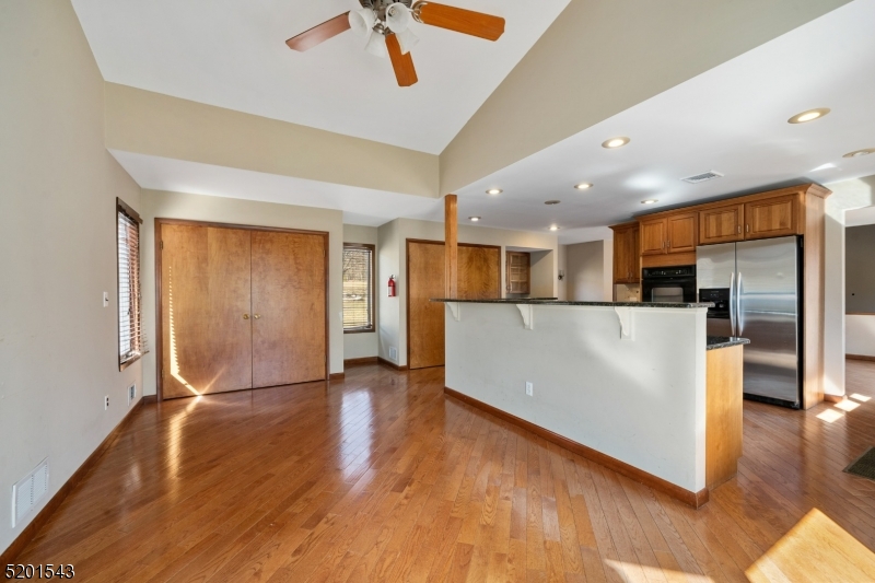 35 Meredith Dr