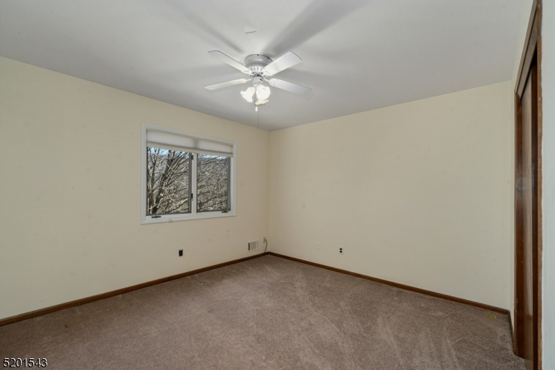 35 Meredith Dr