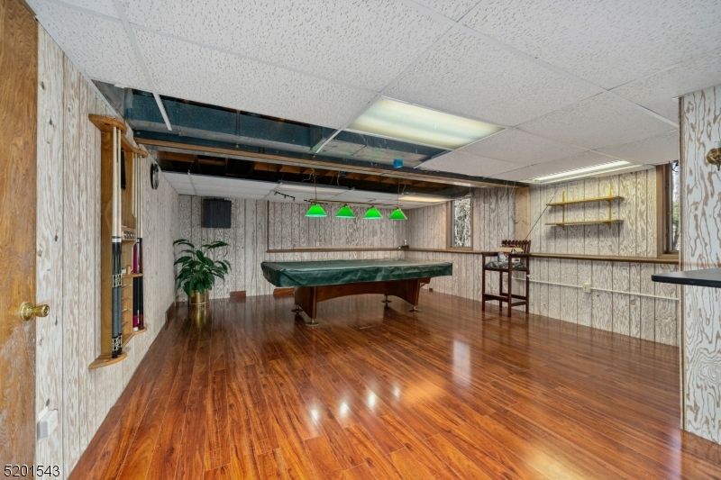 35 Meredith Dr