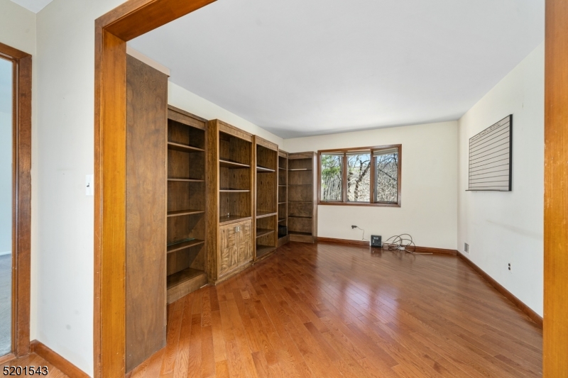 35 Meredith Dr