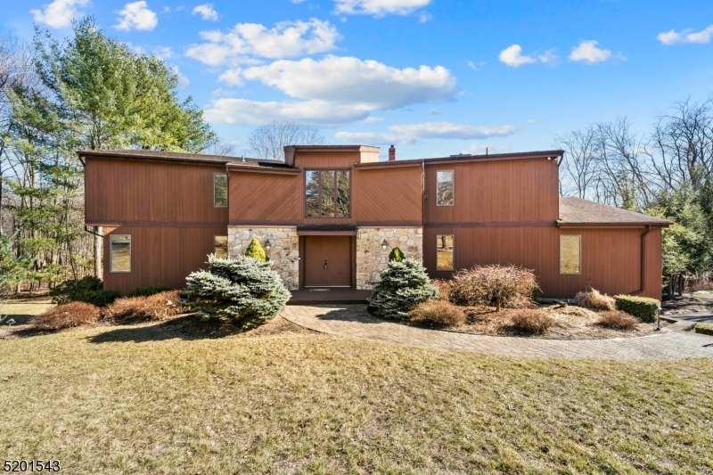 35 Meredith Dr