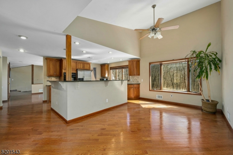 35 Meredith Dr