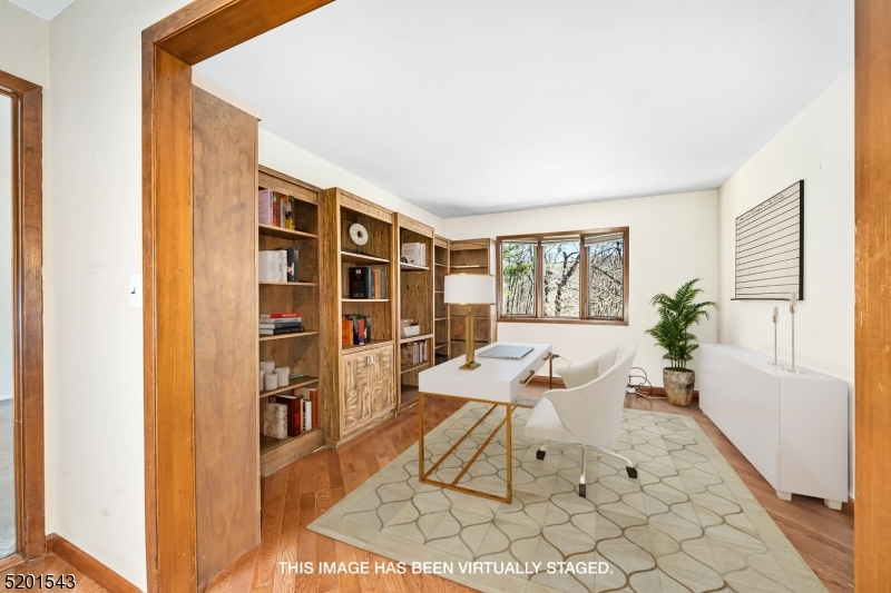 35 Meredith Dr