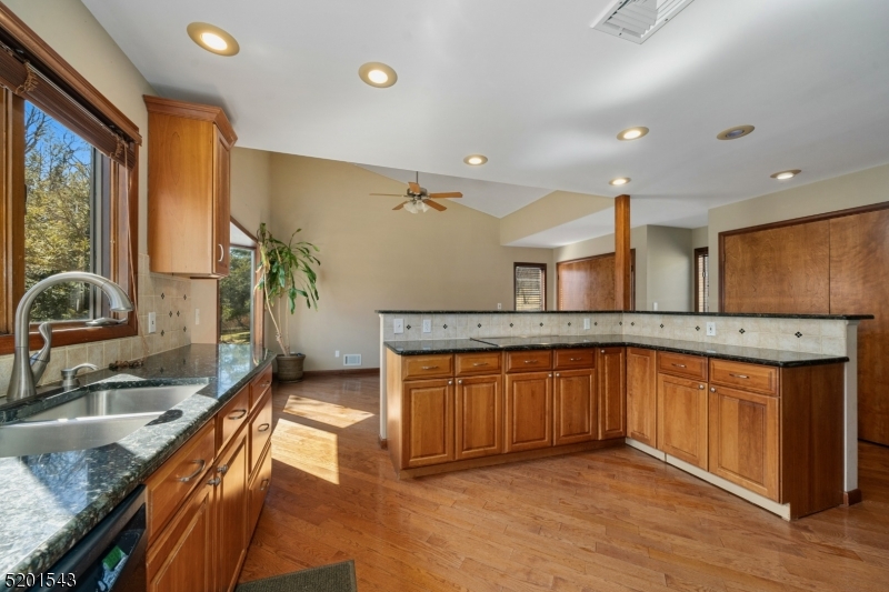 35 Meredith Dr