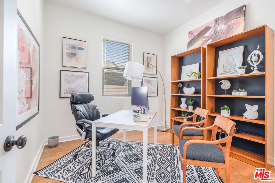 3718 S Barrington Ave