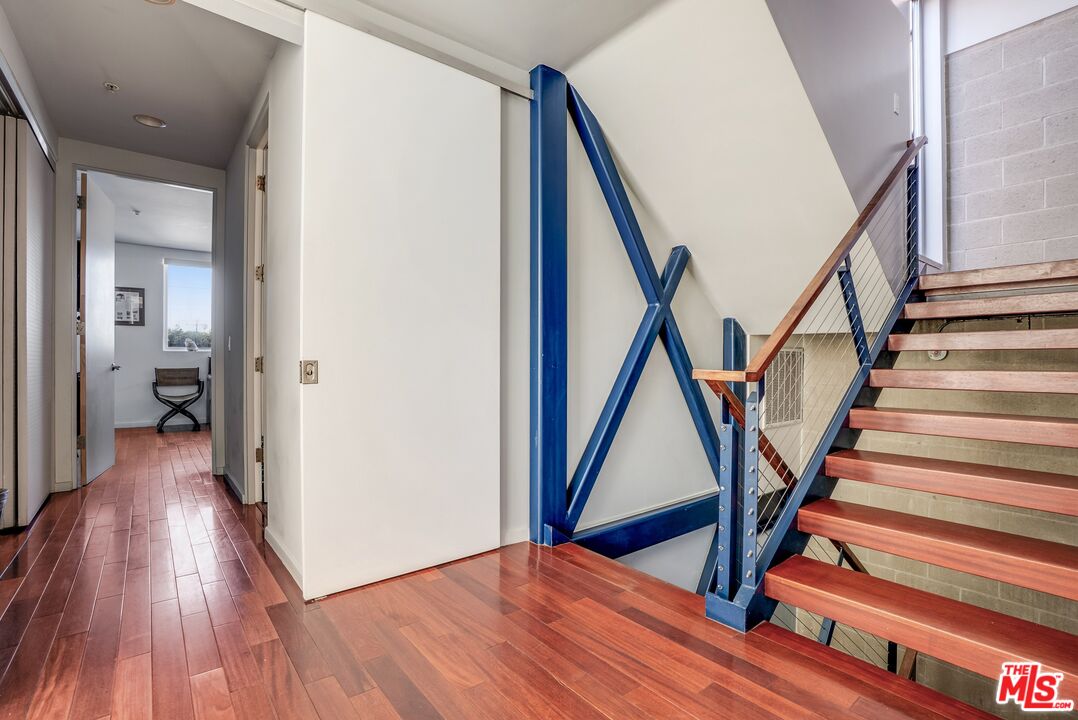2114 Narcissus Ct