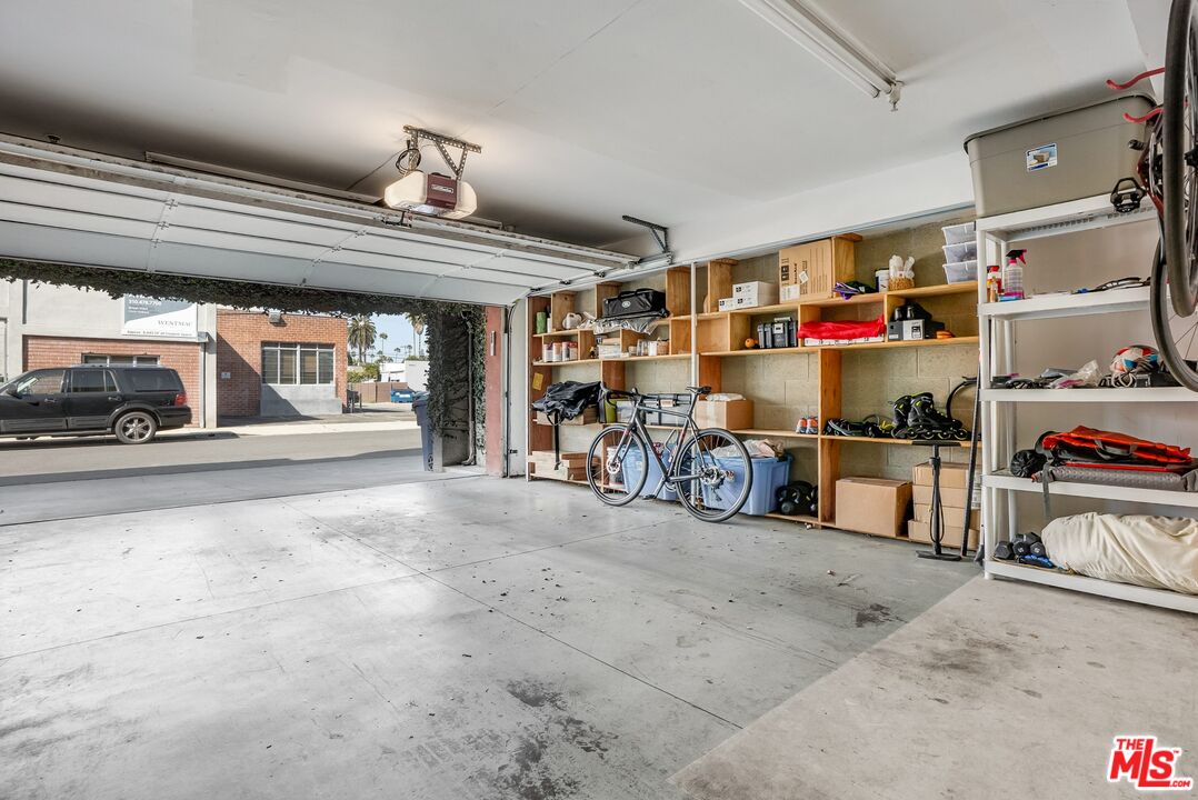 2114 Narcissus Ct