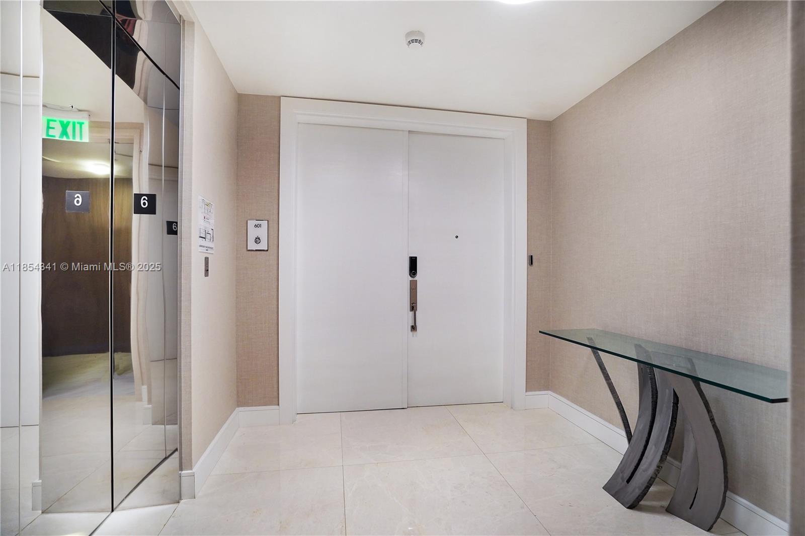 17475 Collins Ave # 601