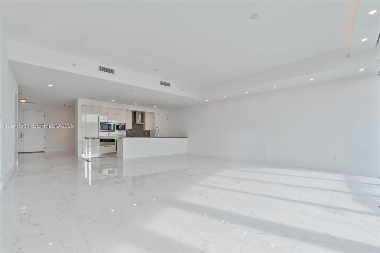 17475 Collins Ave # 2003