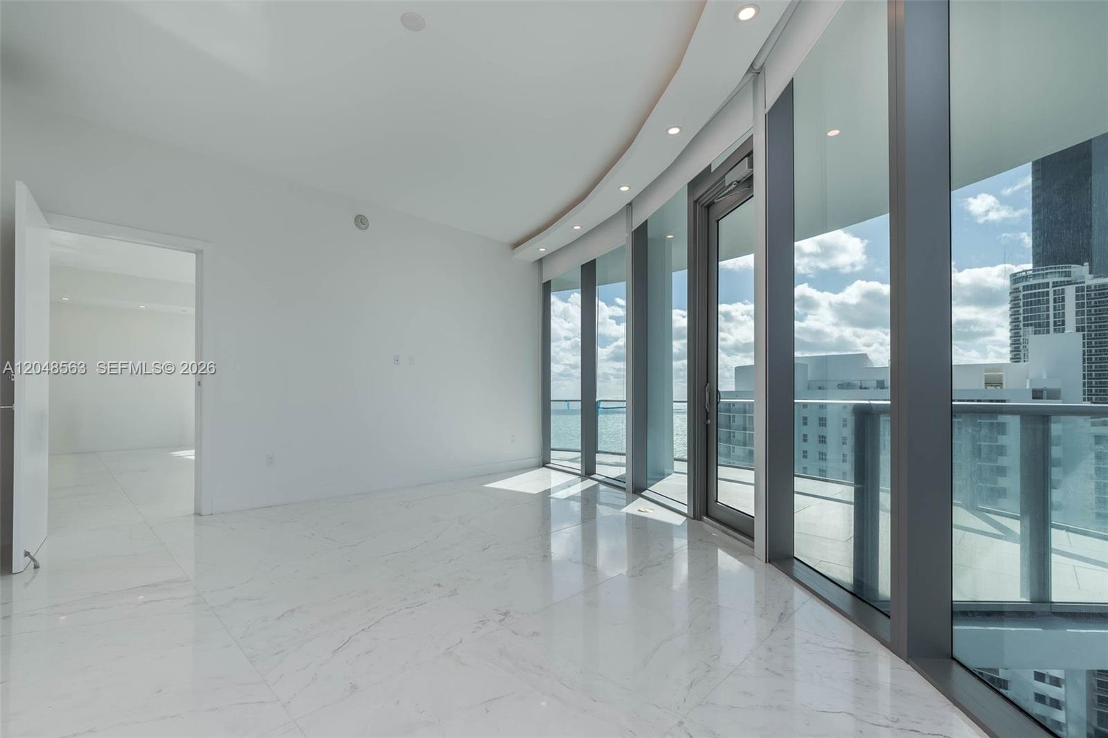17475 Collins Ave # 2003
