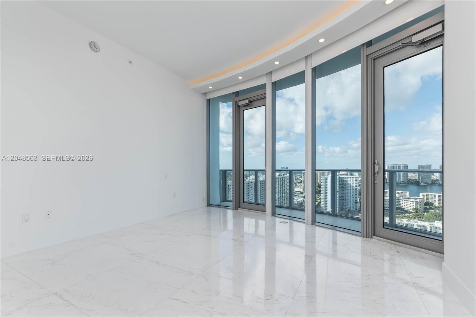 17475 Collins Ave # 2003