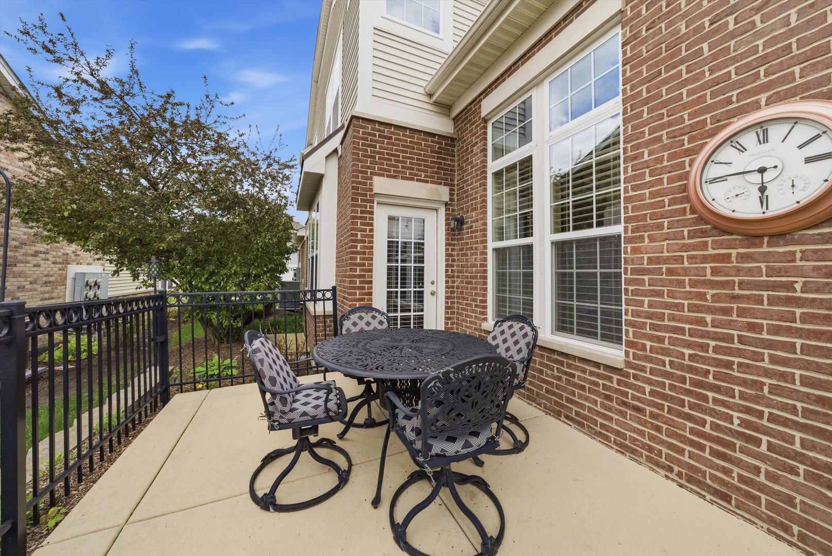 2630 Camberley Circle