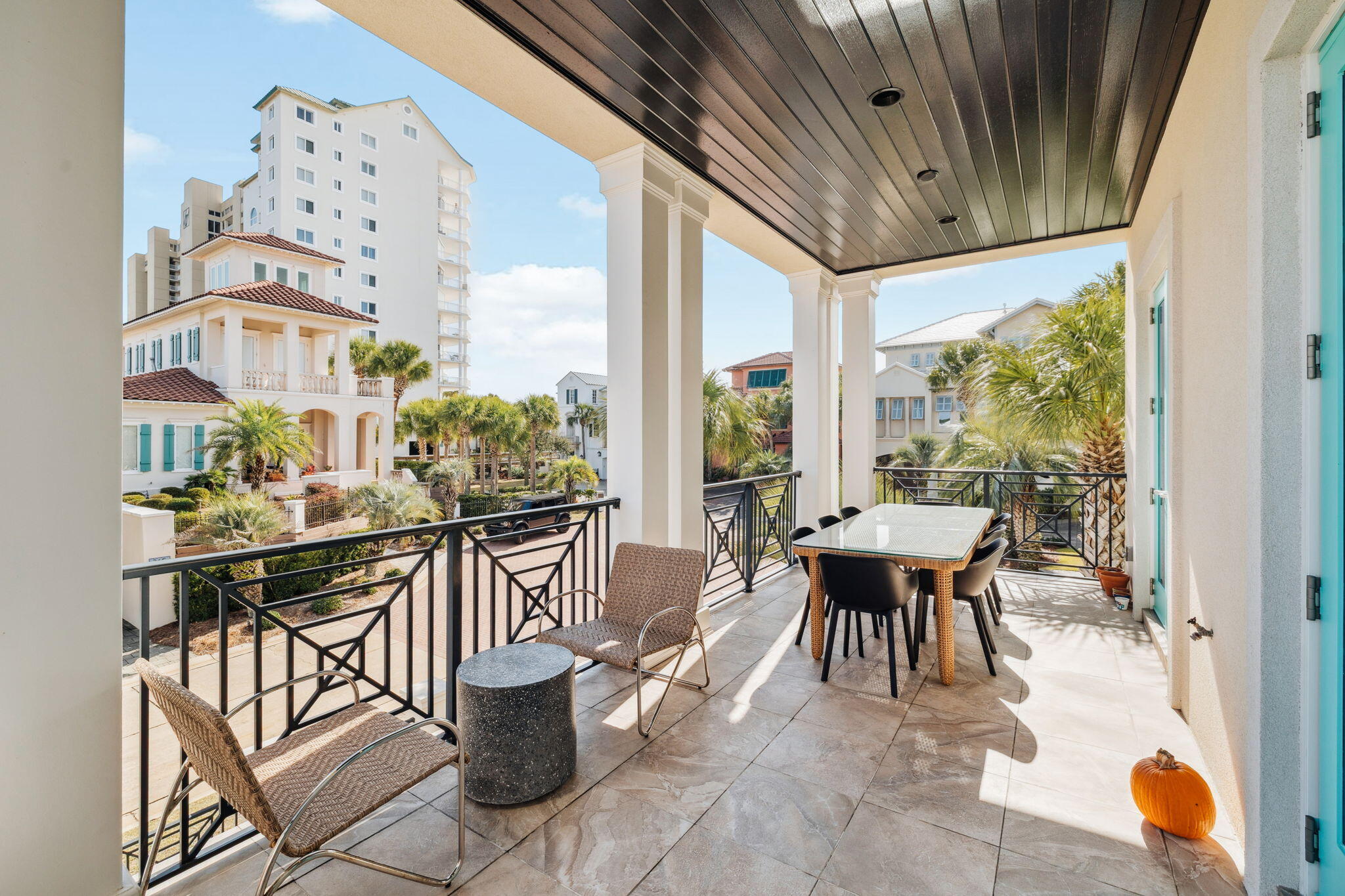 358 Rue Caribe