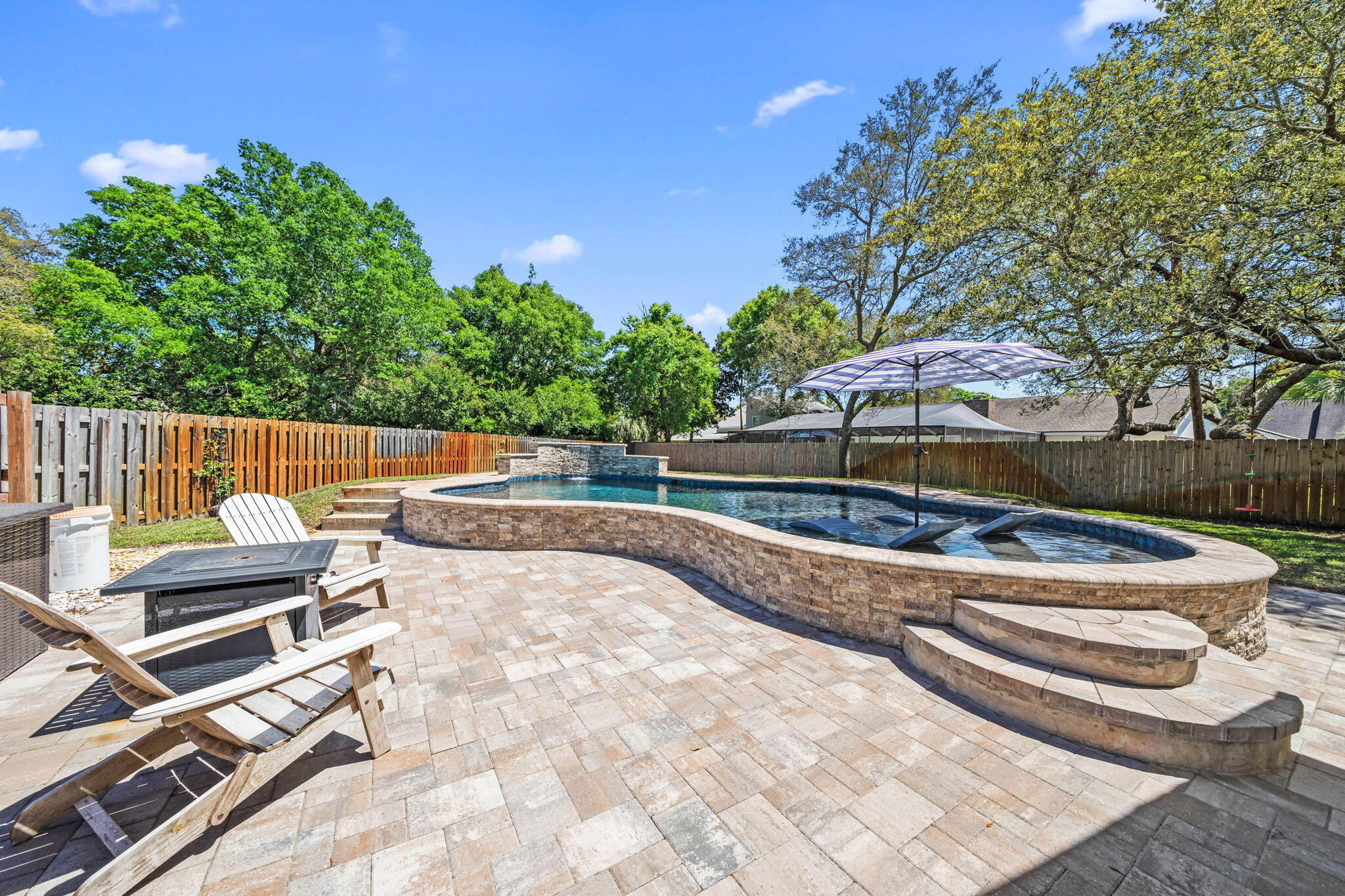 7 Tomahawk Court