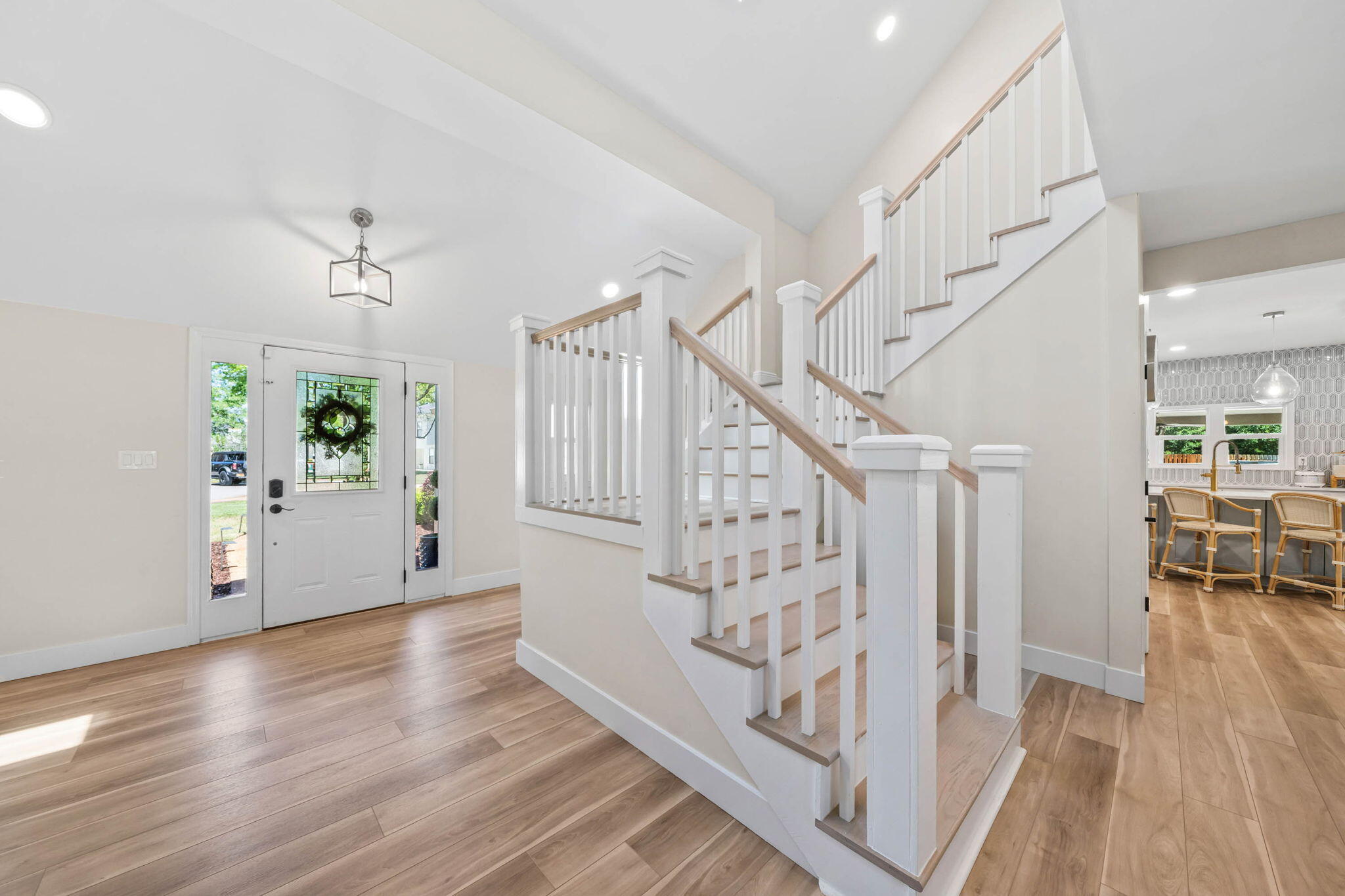 7 Tomahawk Court