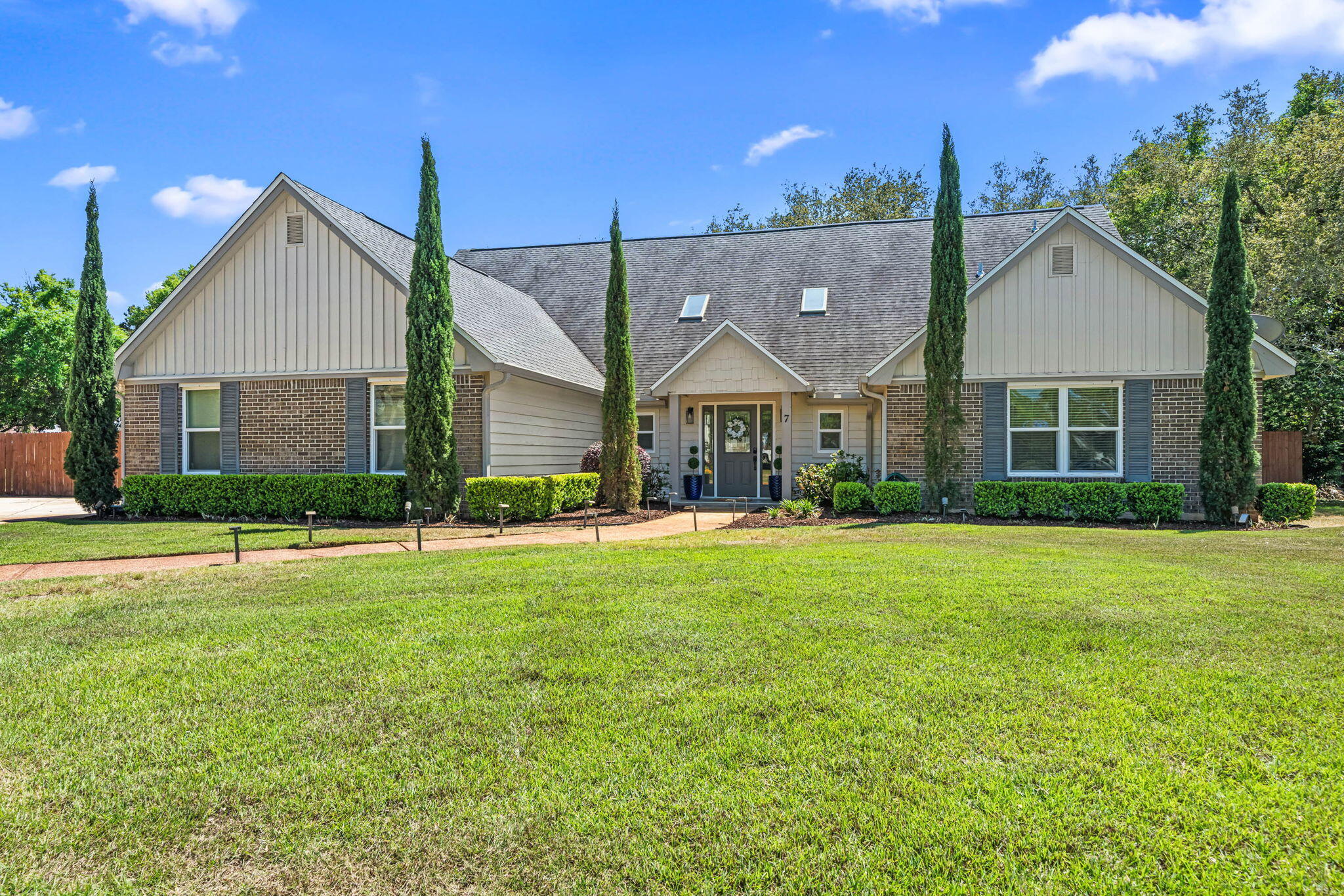 7 Tomahawk Court