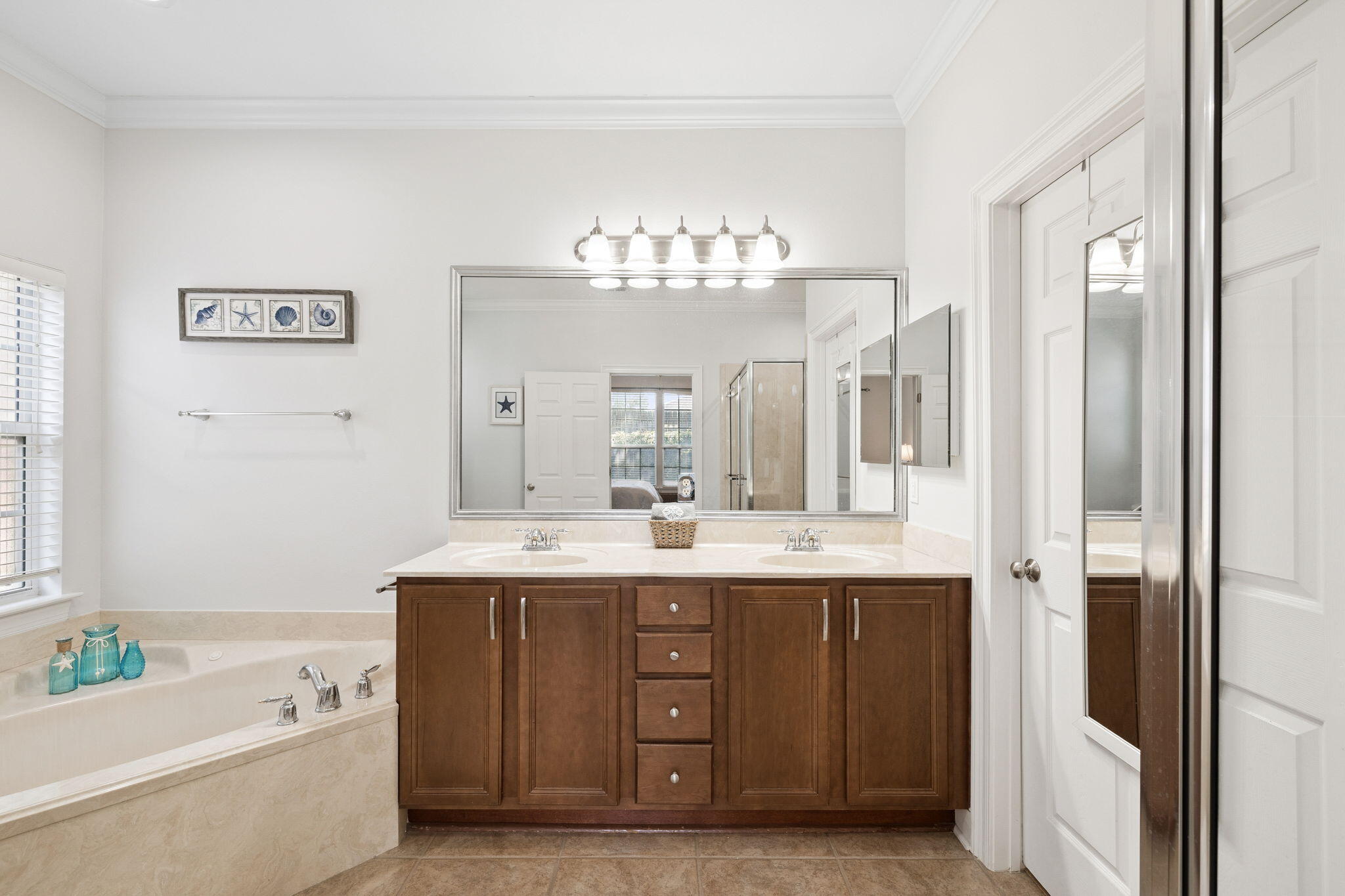 230 Diamond Cove