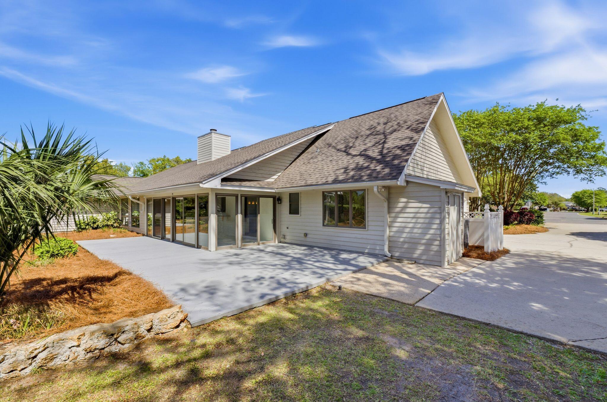 47 E Country Club Drive
