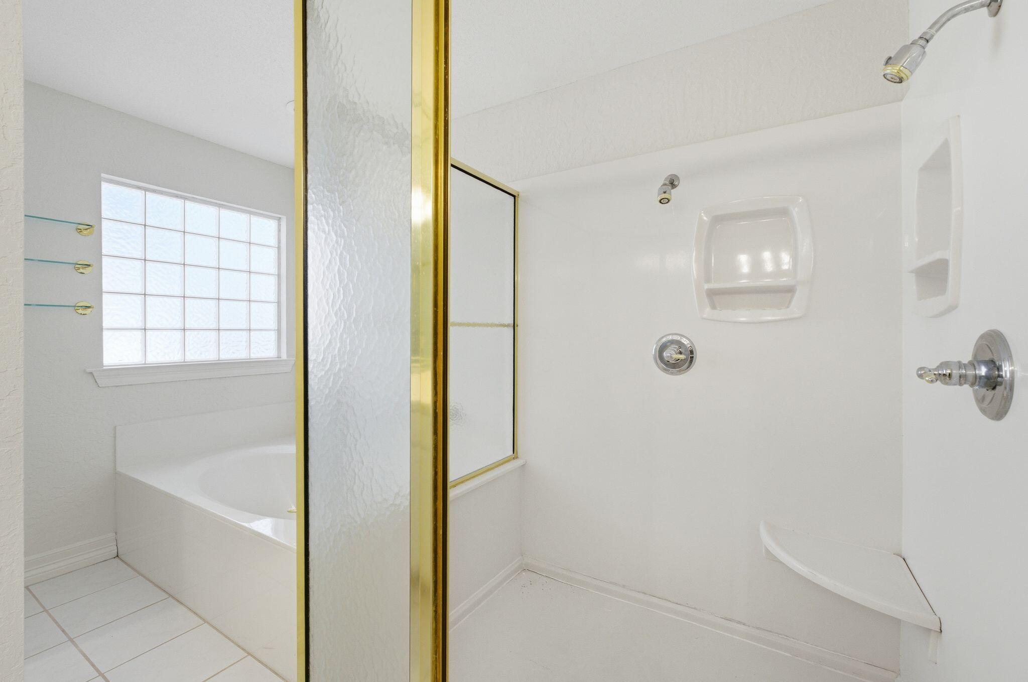 47 E Country Club Drive