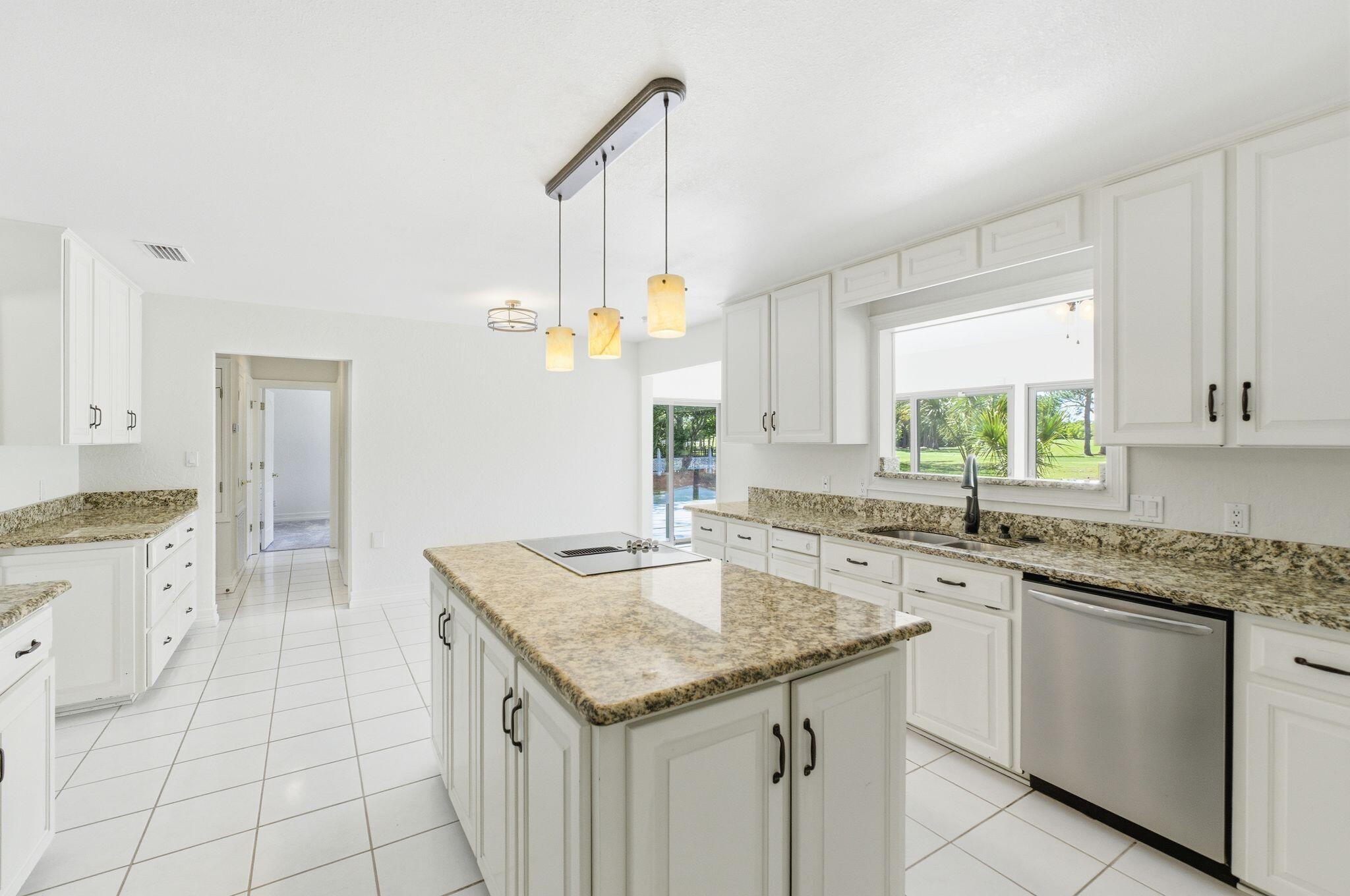 47 E Country Club Drive