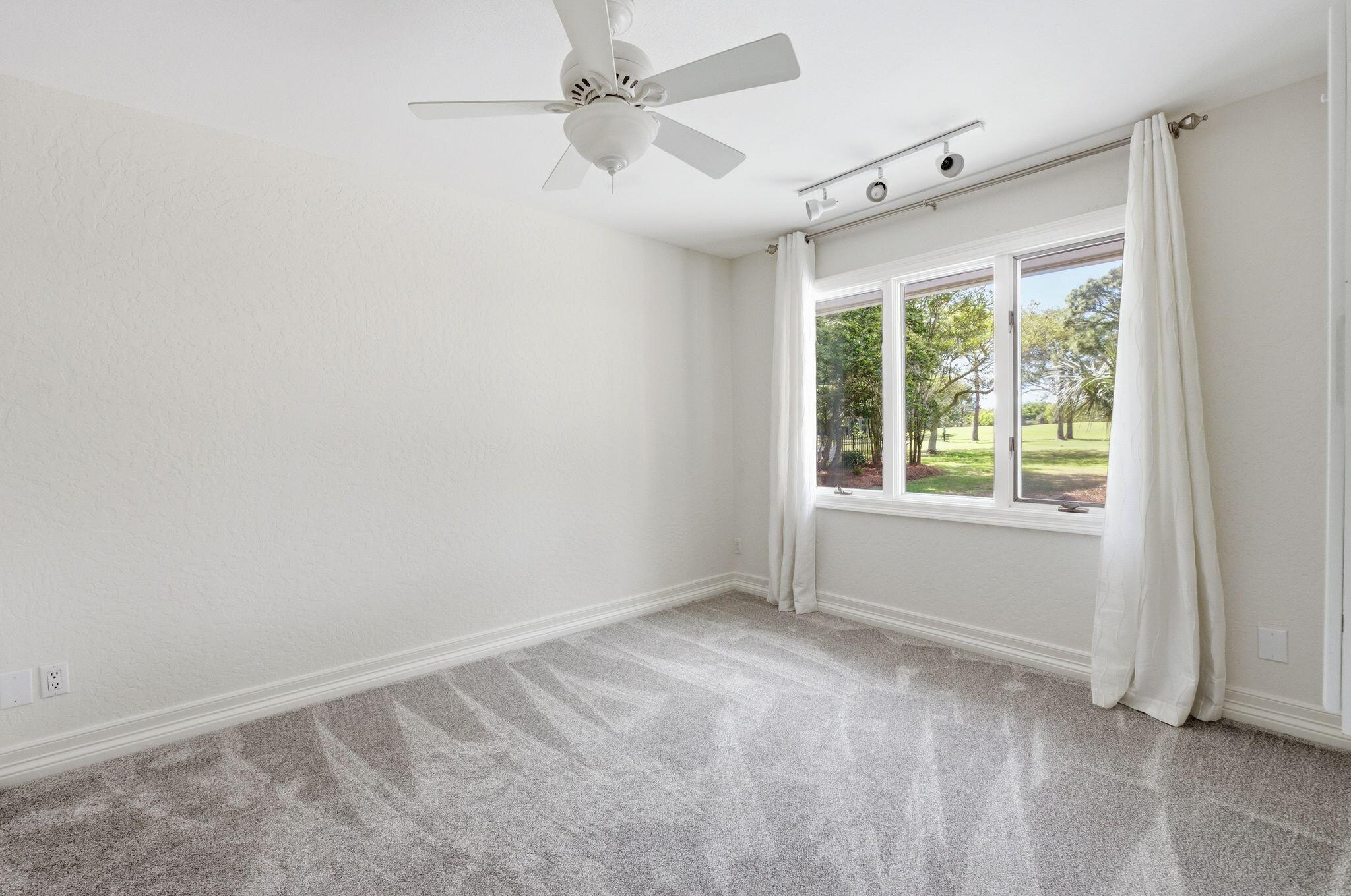 47 E Country Club Drive