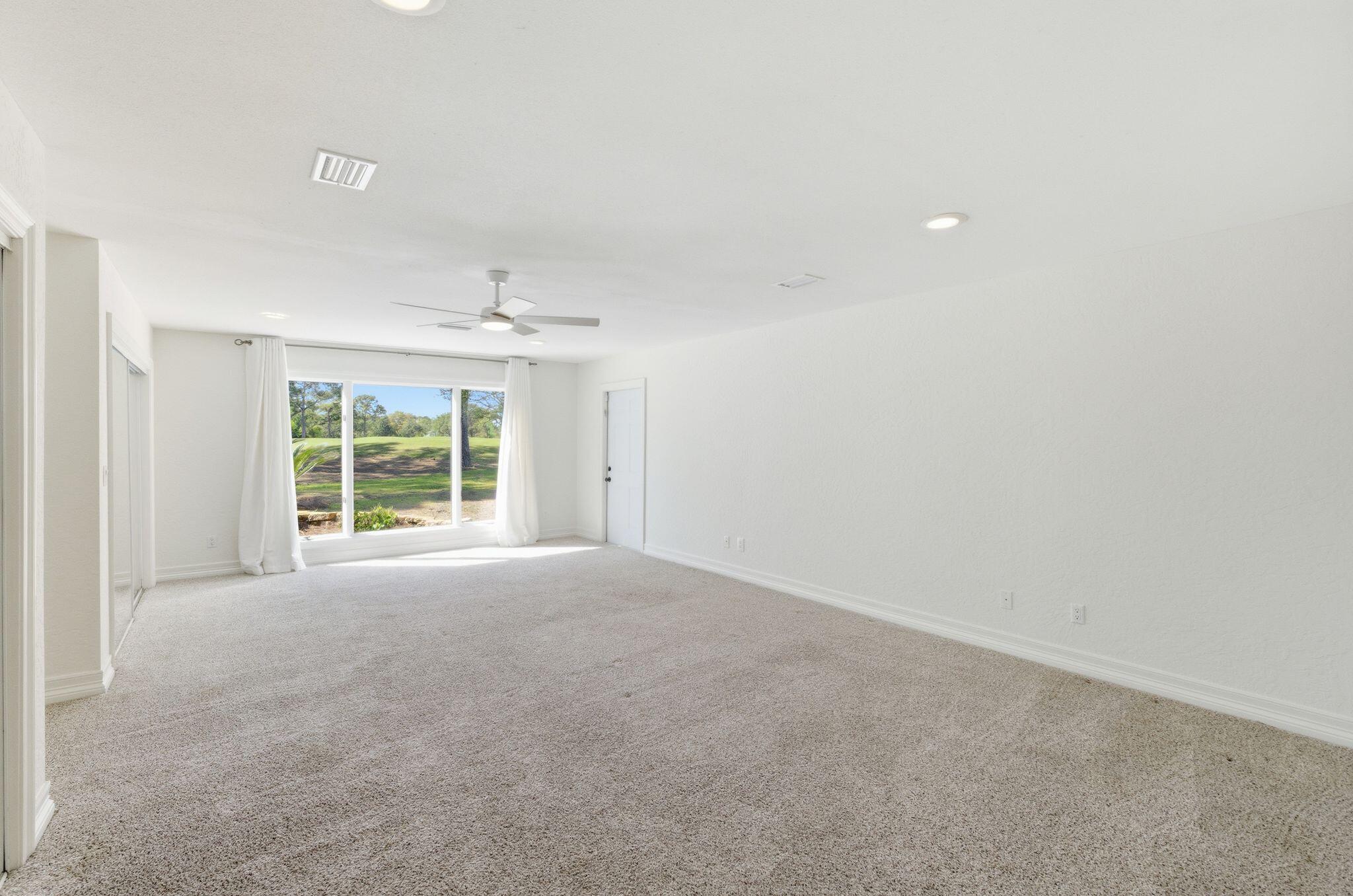 47 E Country Club Drive