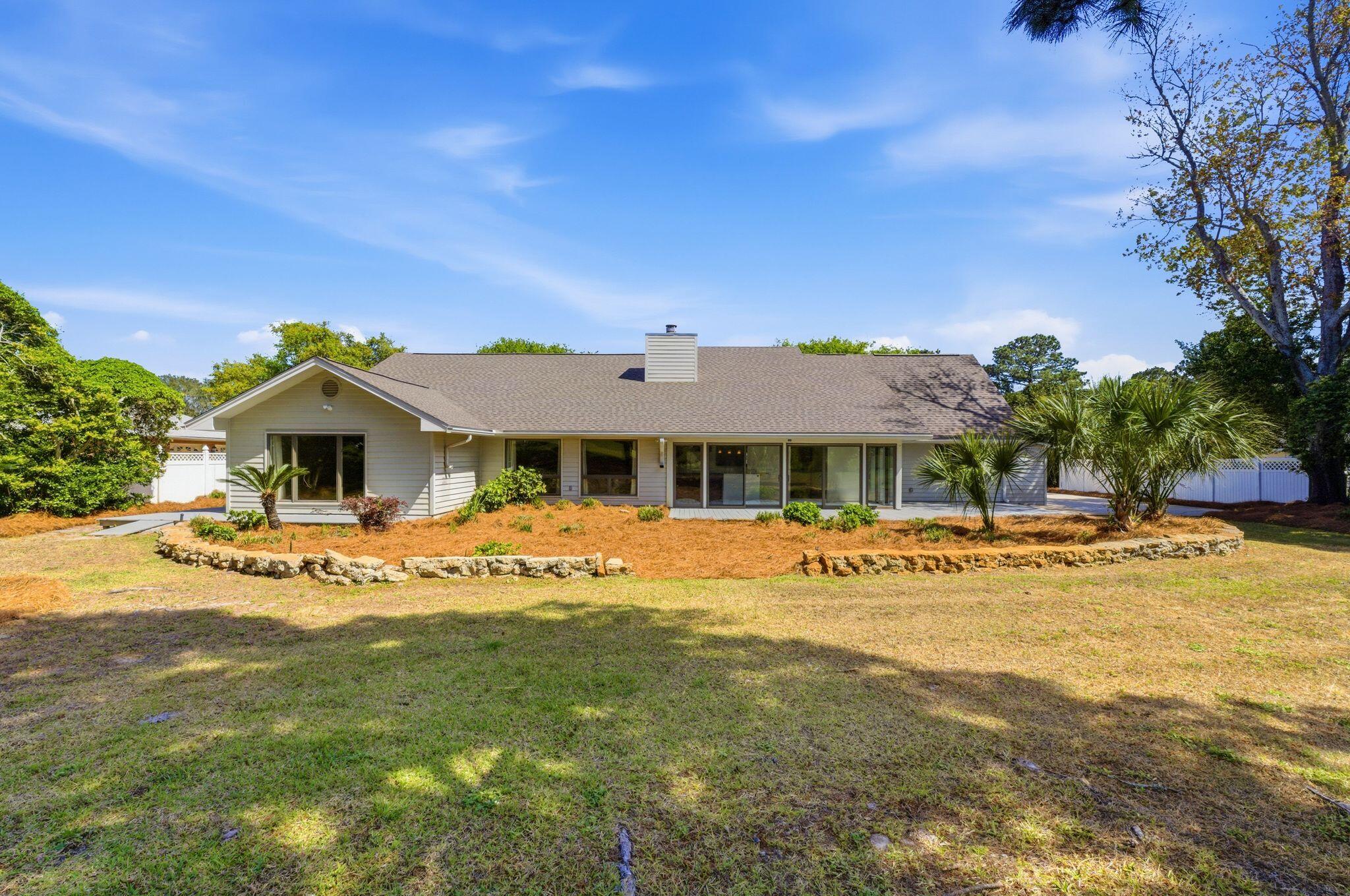 47 E Country Club Drive