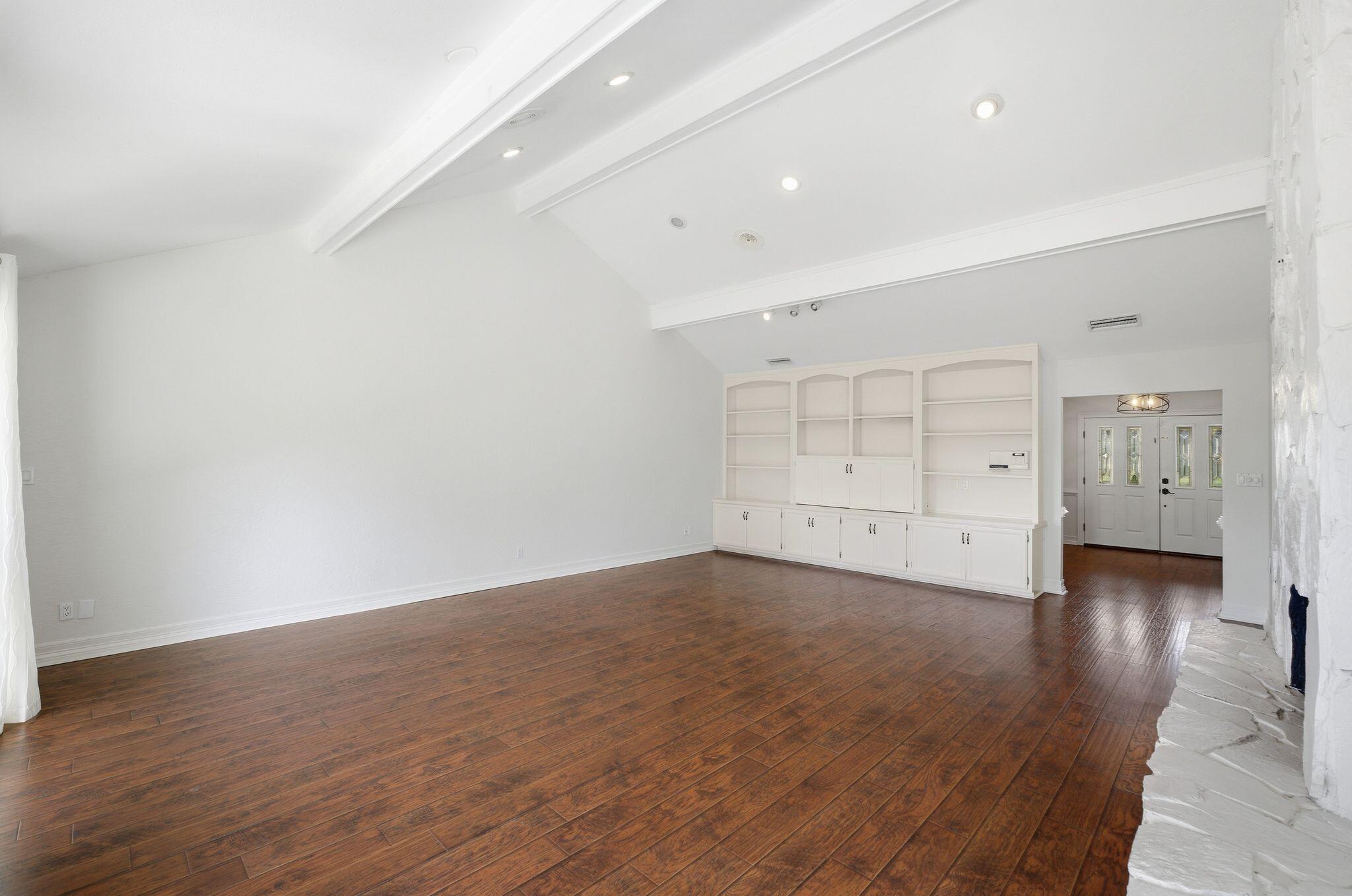 47 E Country Club Drive