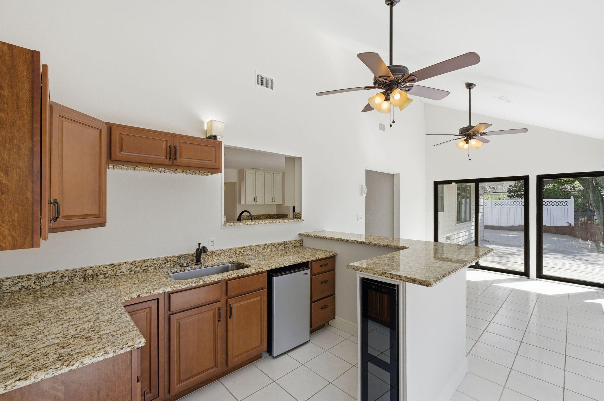 47 E Country Club Drive