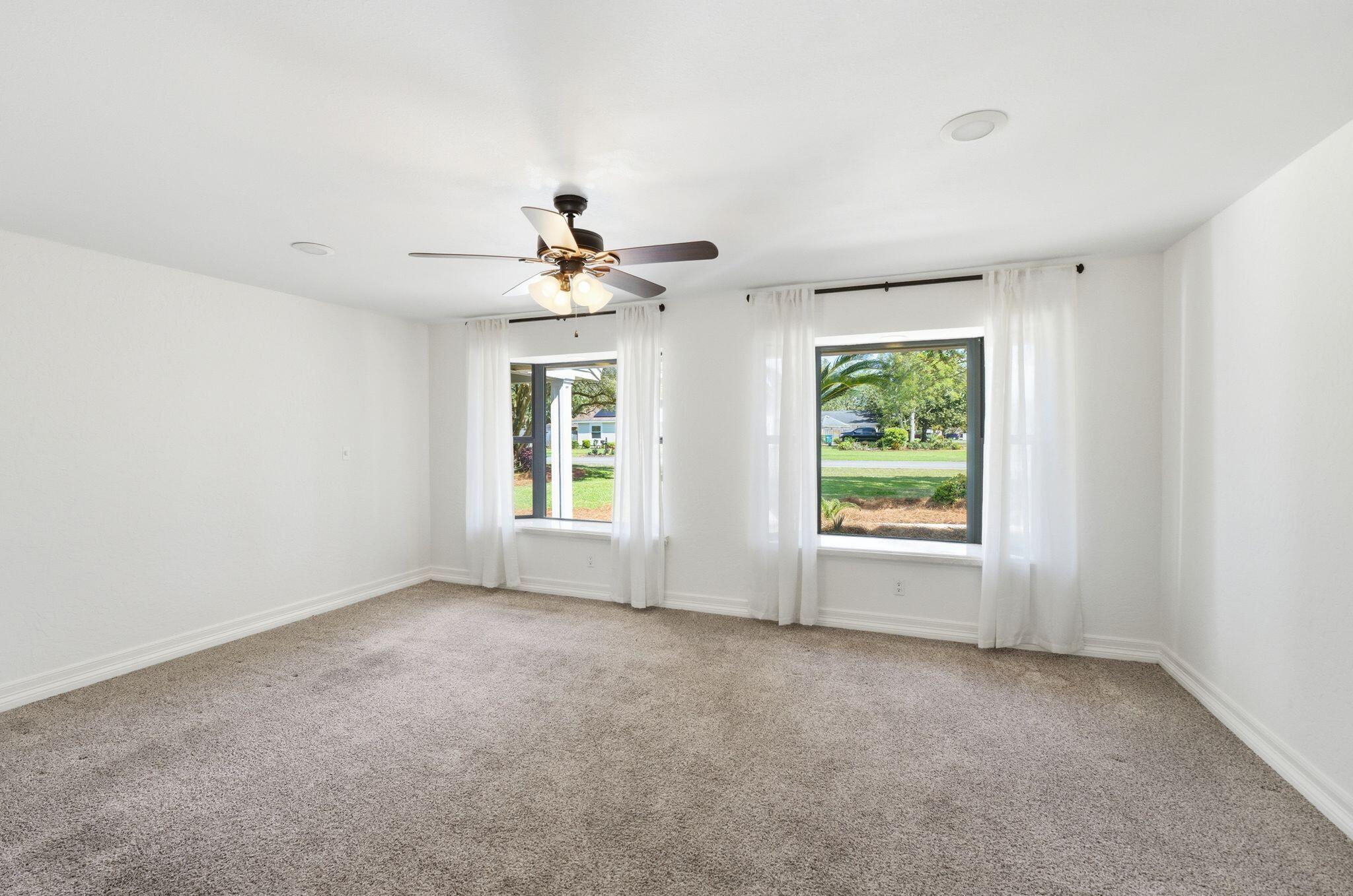 47 E Country Club Drive
